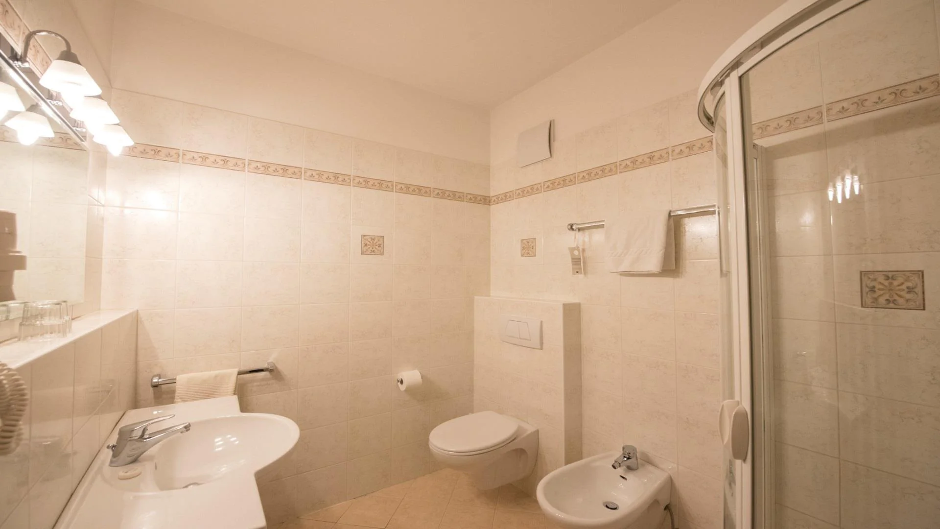 Hotel Greifenstein Terlano 10 suedtirol.info