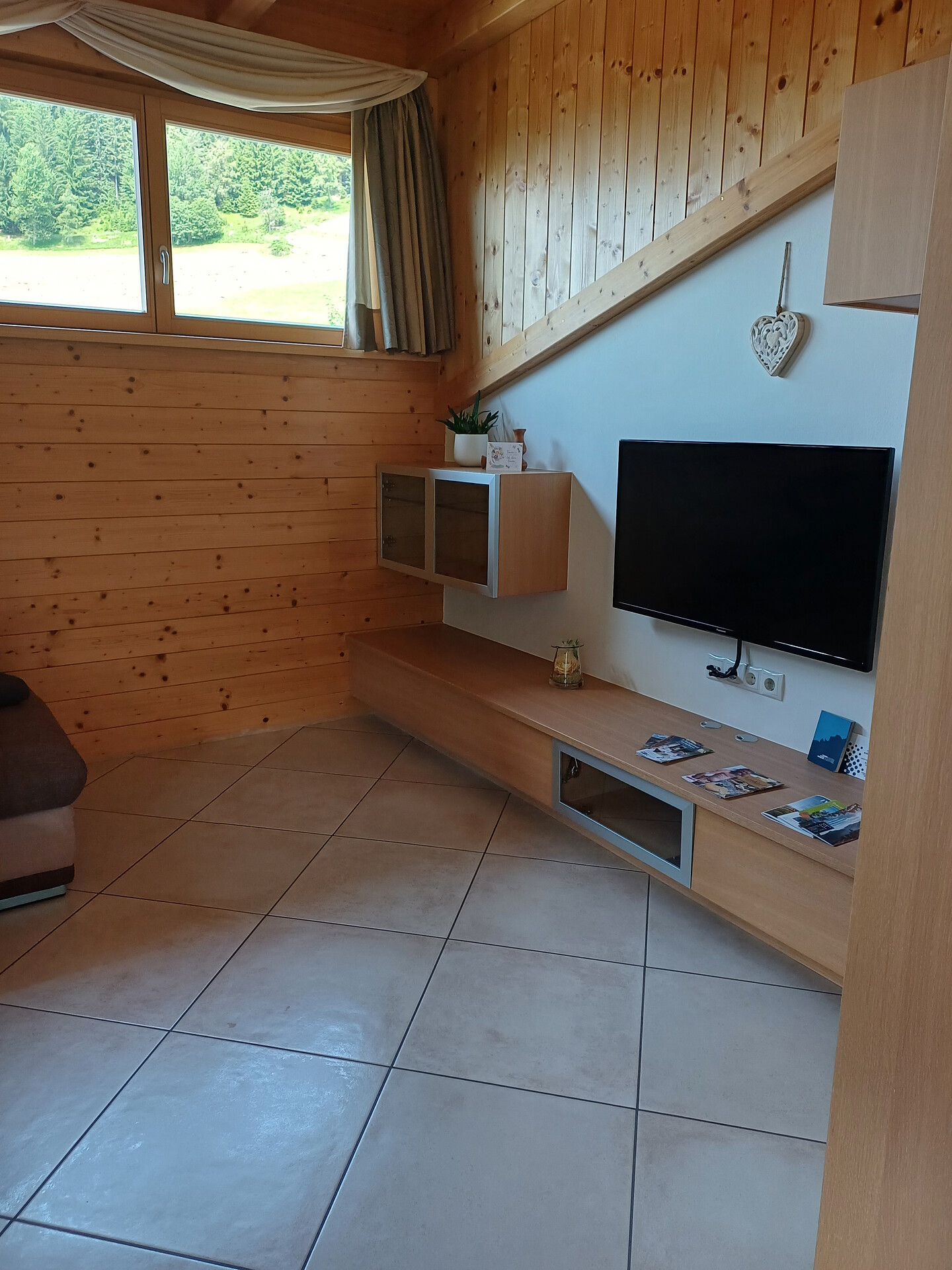 Soggiorno con televisione