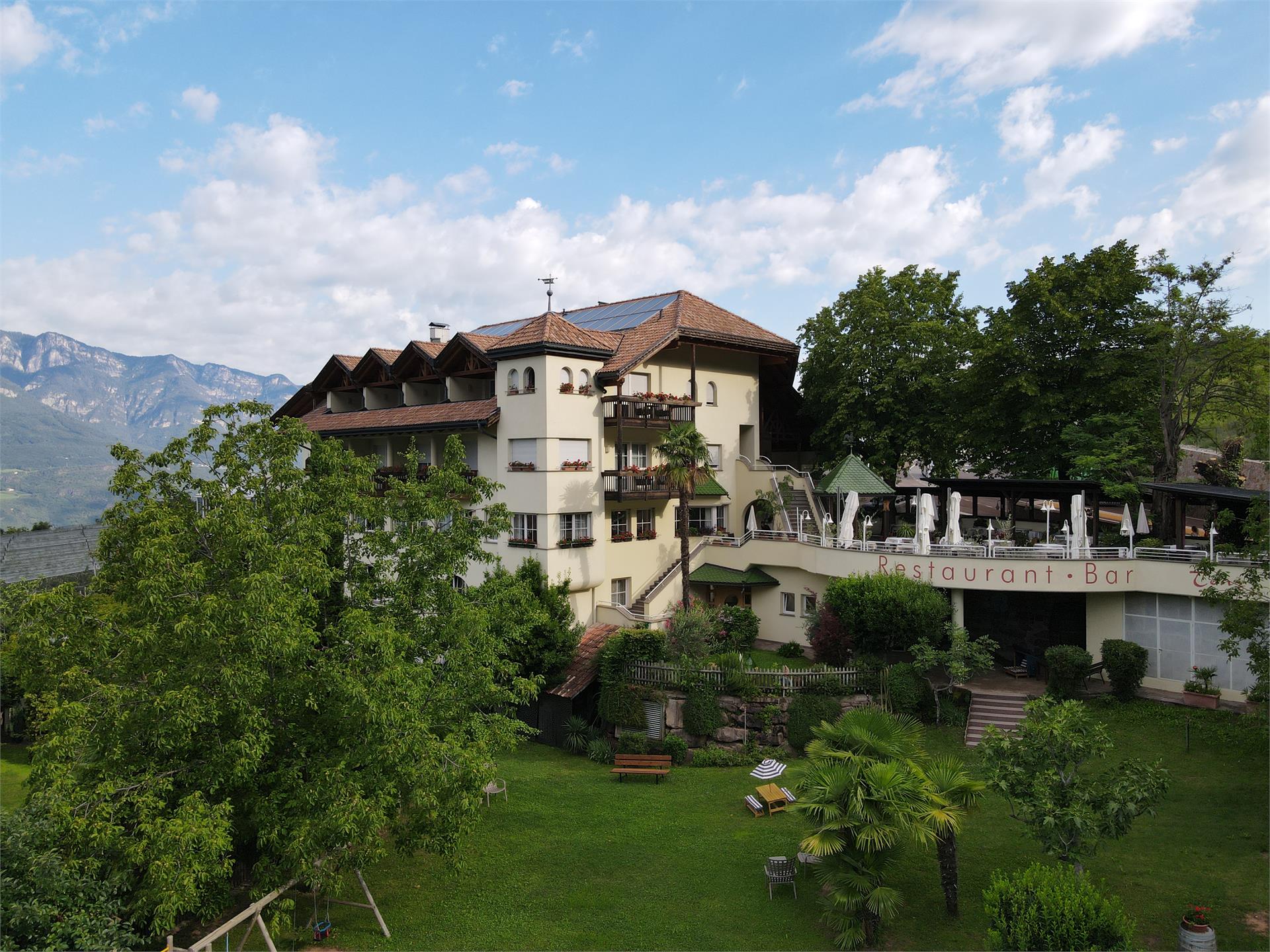 Hotel Tenz Montan/Montagna 3 suedtirol.info