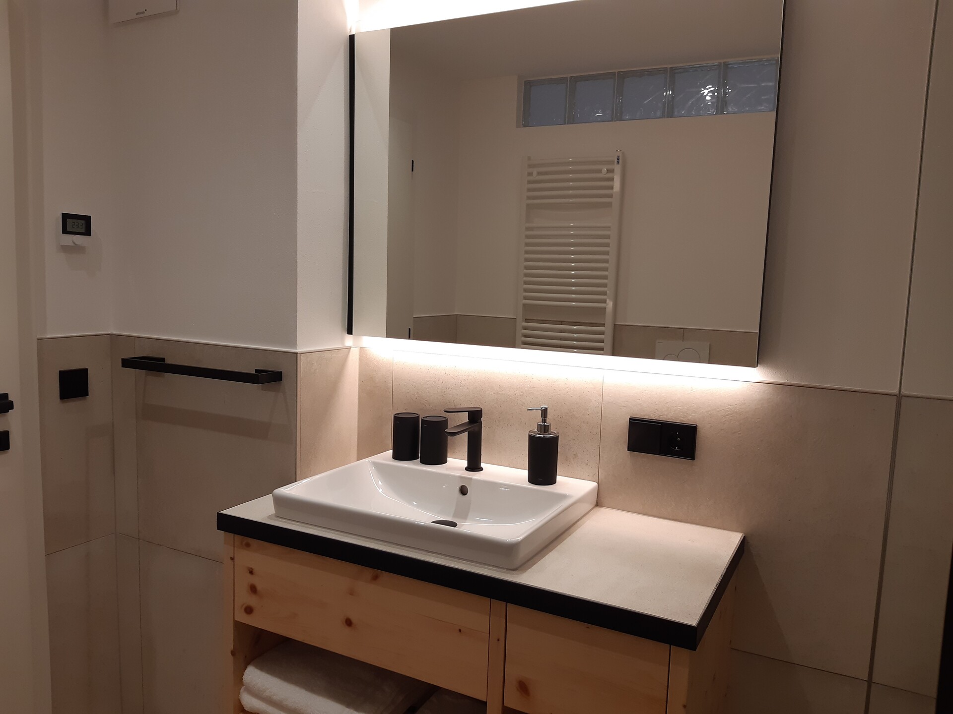 Bathroom apartment 1, completely renovated, bathroom furniture in pine wood