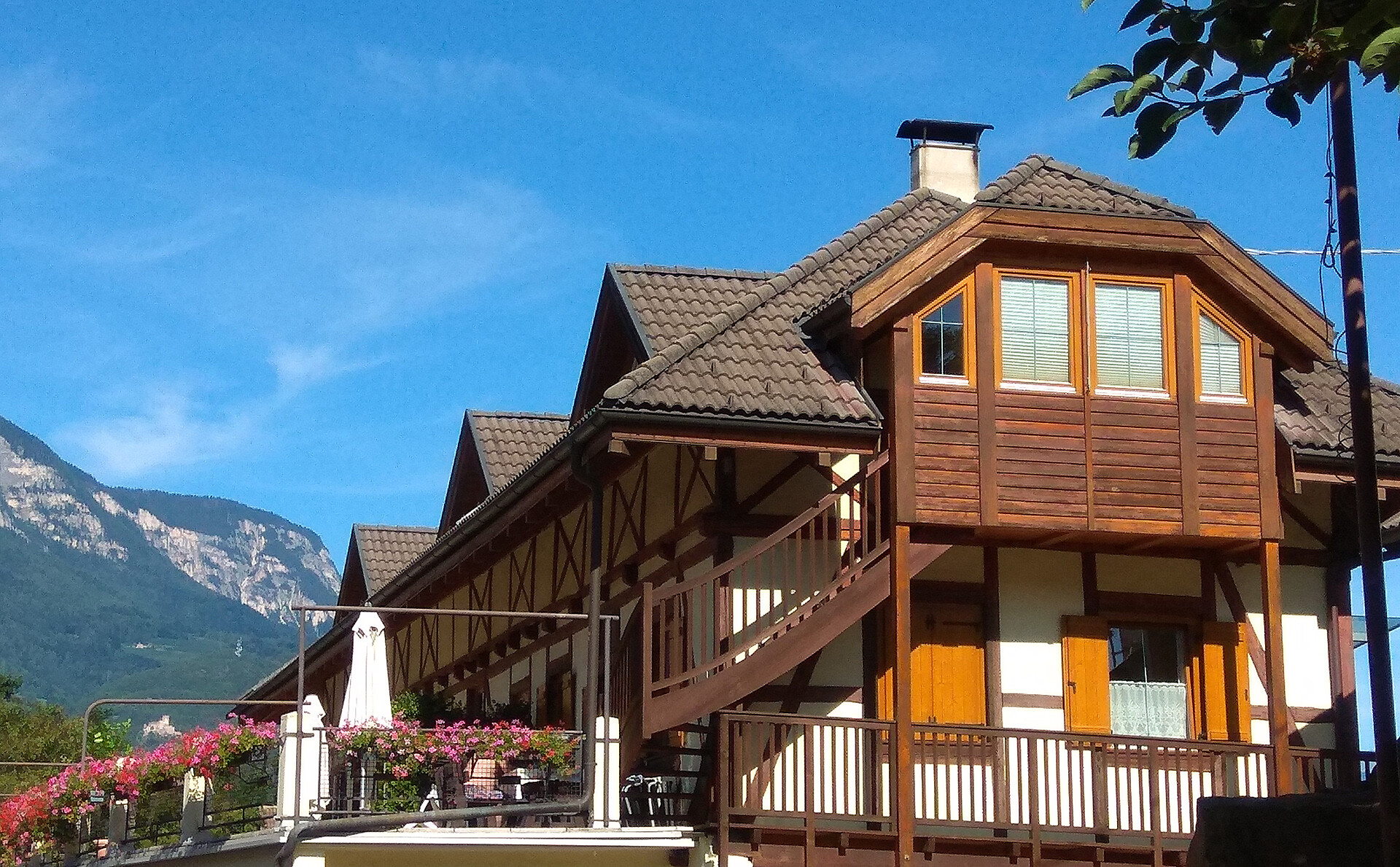 Unser Fachwerkhaus mit unserer Ferienwohnung im 1. Stock