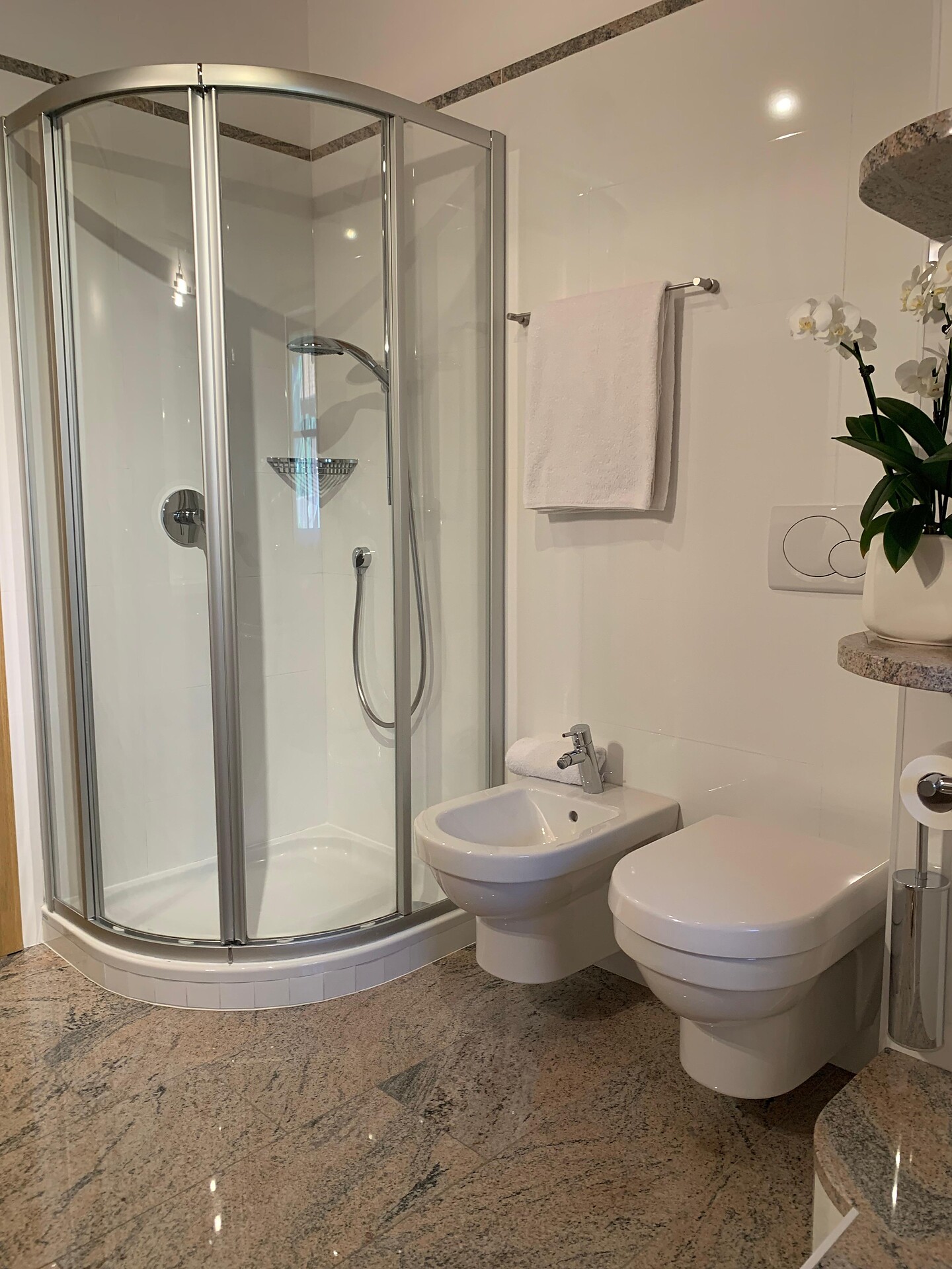 Badezimmer Familienzimmer