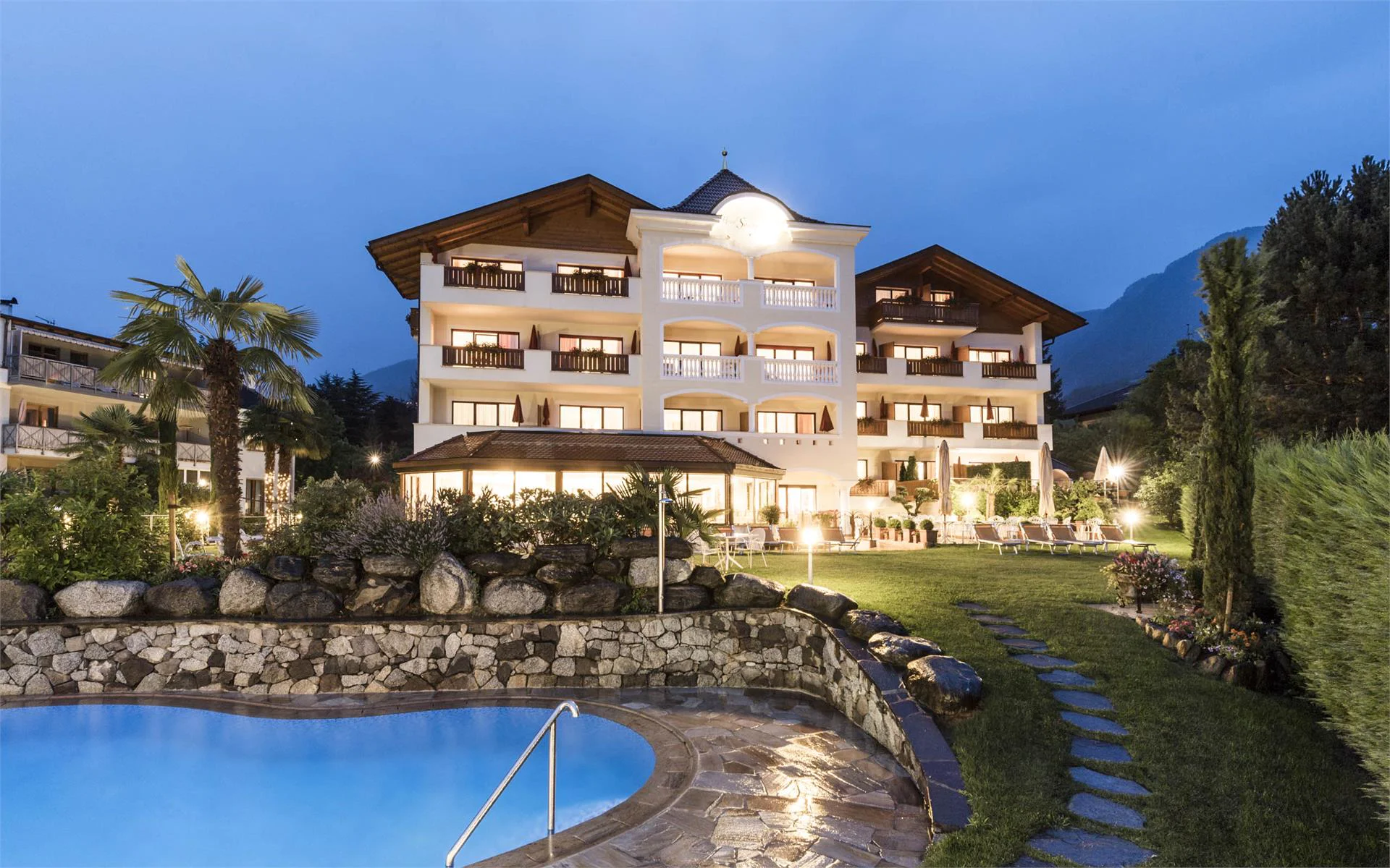 Hotel Sonnenburg Meran/Merano 2 suedtirol.info