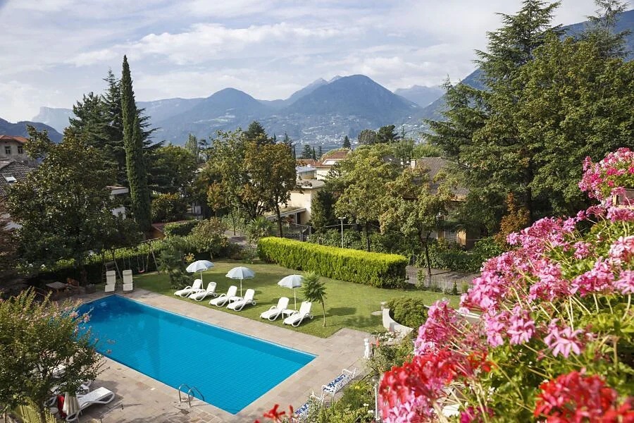 Hotel Pension Tiffany Meran/Merano 8 suedtirol.info