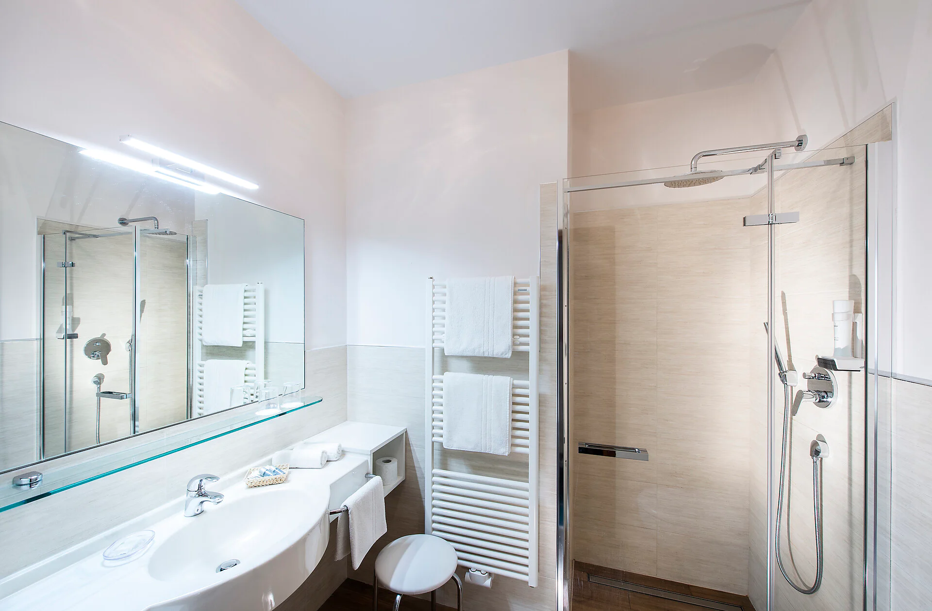 Hotel Pension Tiffany Meran/Merano 15 suedtirol.info