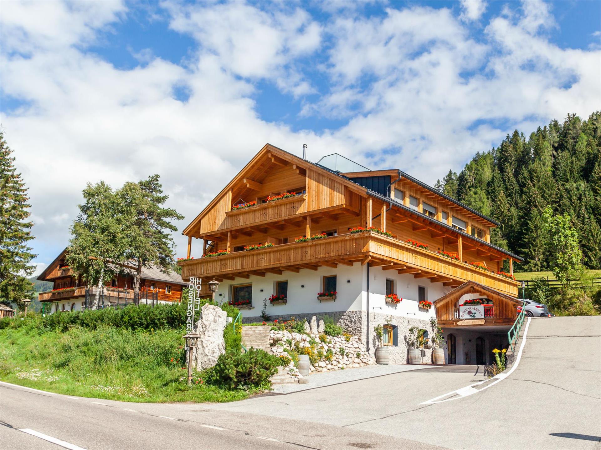 Hotel Rosengarten Toblach 1 suedtirol.info