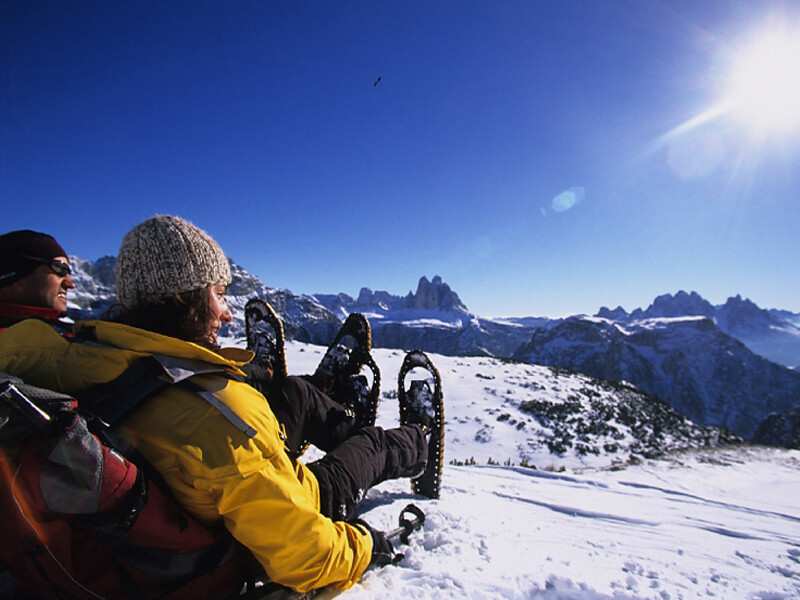 to hike with snow shoes