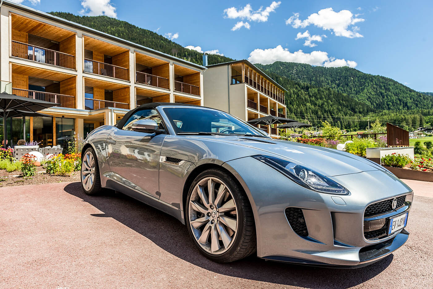 Hotel Vinschgau Villa Waldkönigin Jaguar F