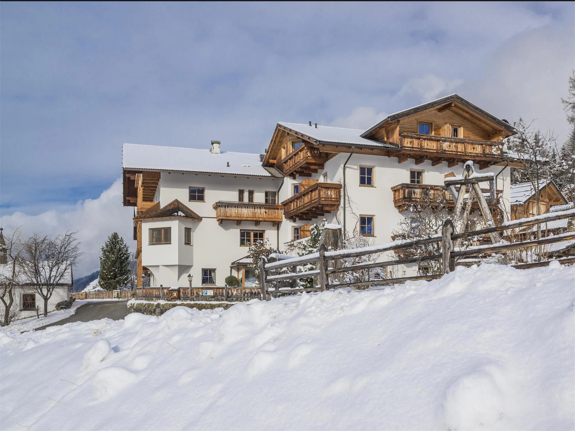 Hotel Kompatscherhof Luson 1 suedtirol.info