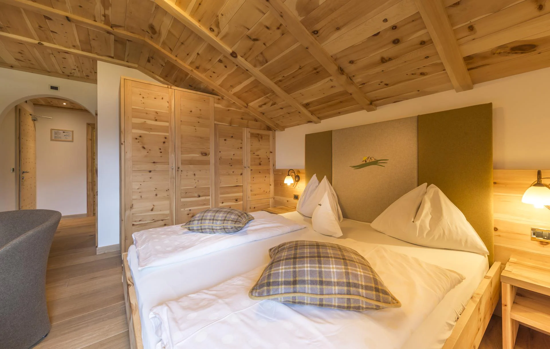 Hotel Kompatscherhof Luson 12 suedtirol.info