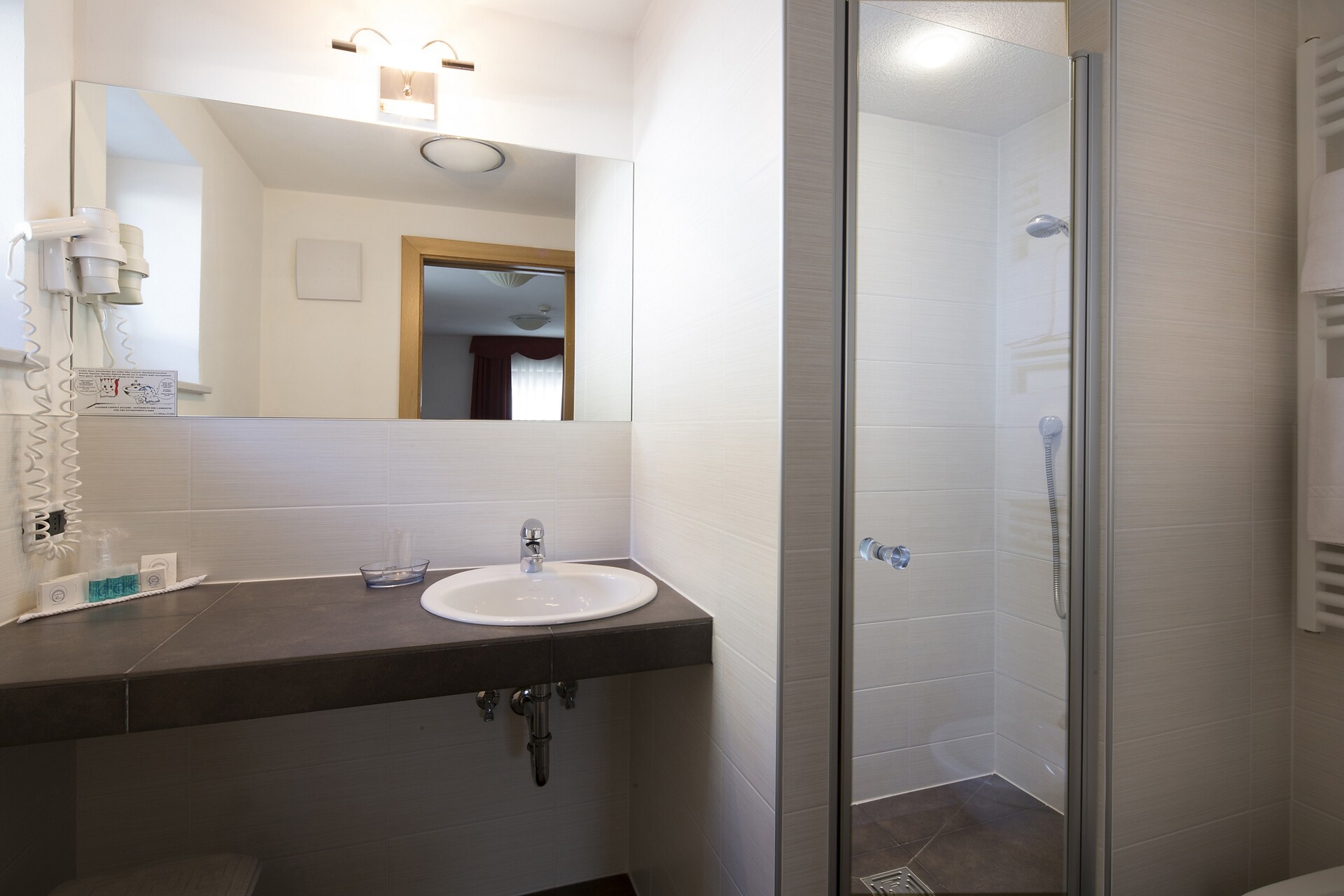 Bathroom standard room