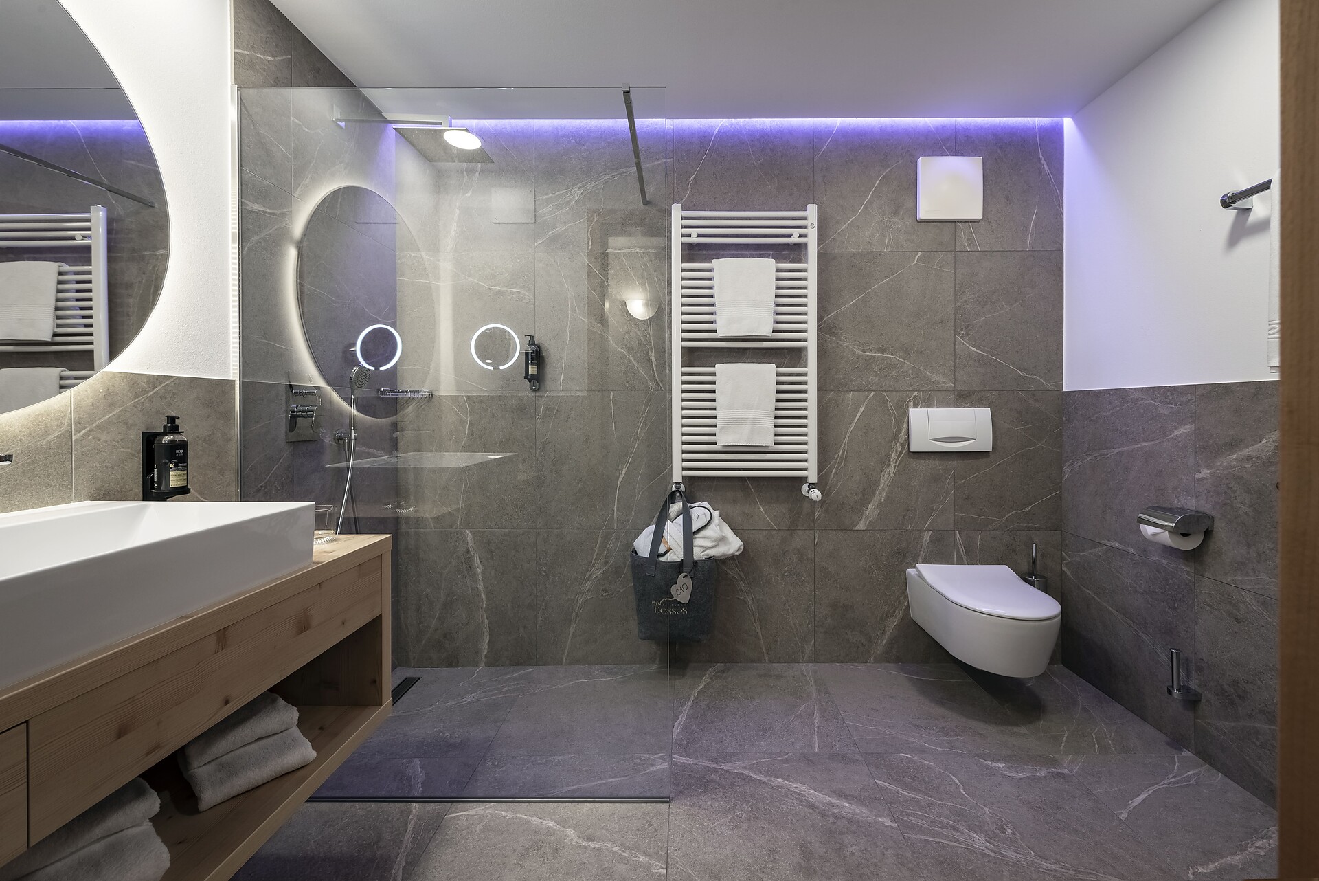 Bagno camera tschamin