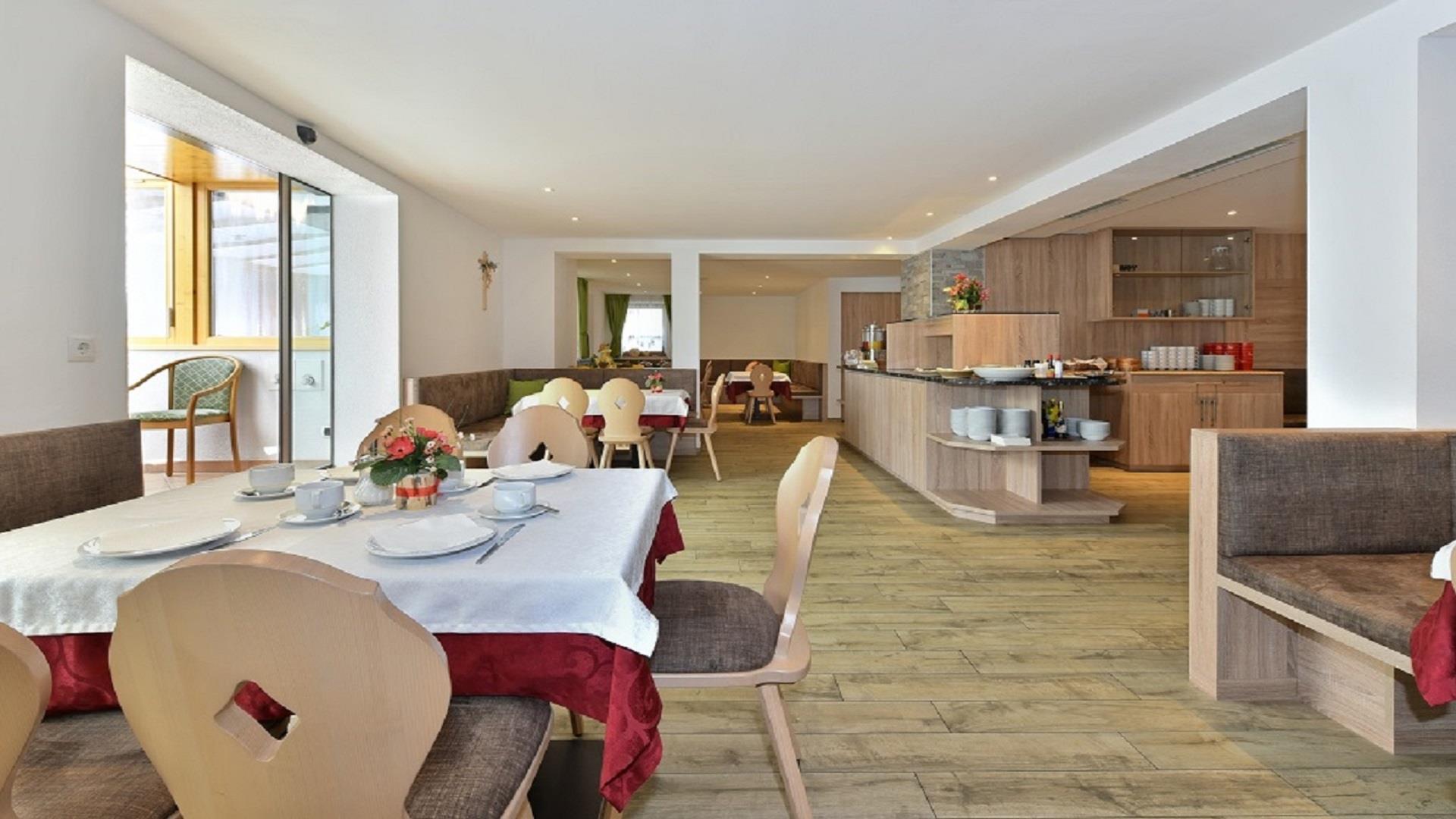 Holiday Residence Mesenhaus Mühlbach 10 suedtirol.info