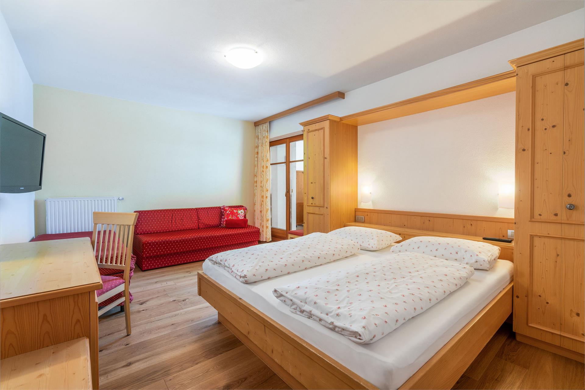Hotel Lindnerhof St.Lorenzen/San Lorenzo di Sebato 26 suedtirol.info