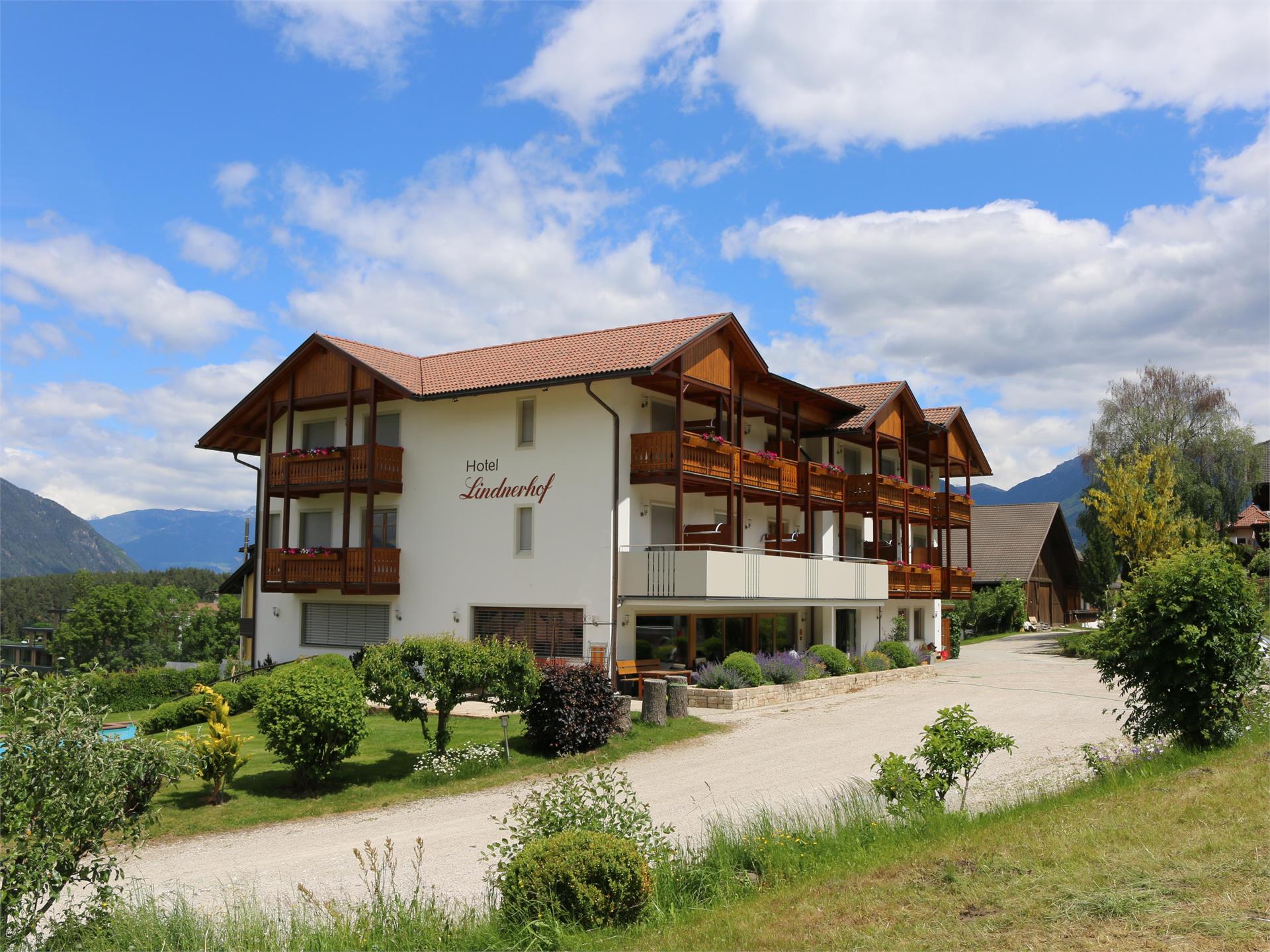 Hotel Lindnerhof St.Lorenzen/San Lorenzo di Sebato 1 suedtirol.info