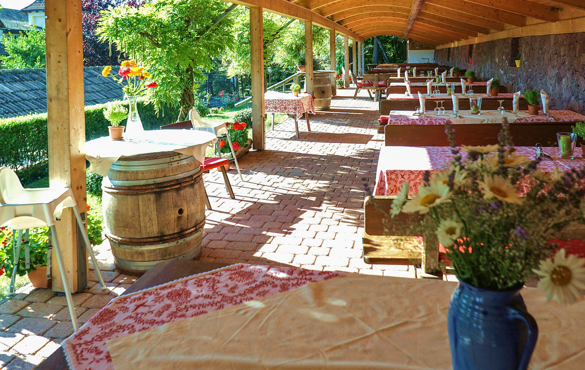 The alcove for the evening menu in the summer