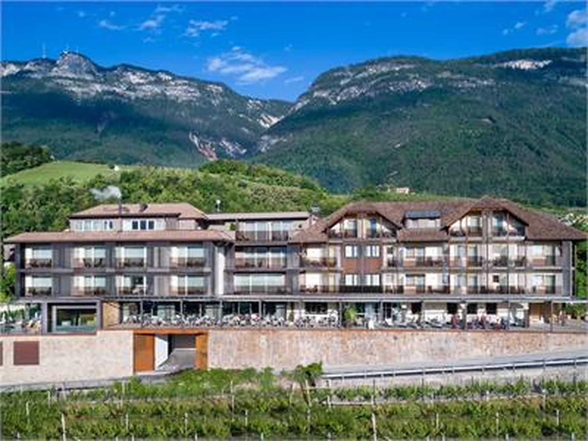 Hotel Christof Appiano sulla Strada del Vino 1 suedtirol.info