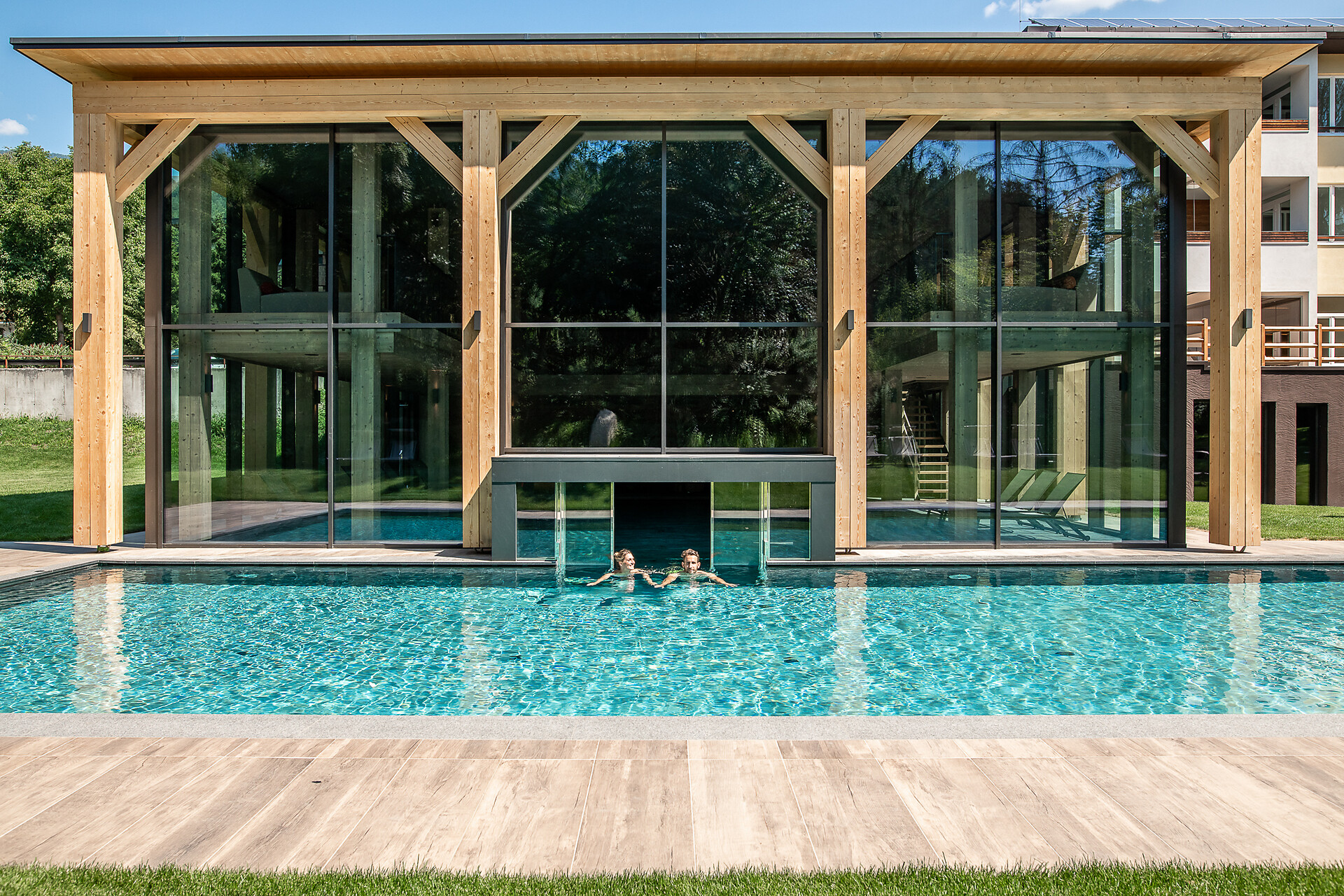 Schwimmbad und Haus 2 Sommer