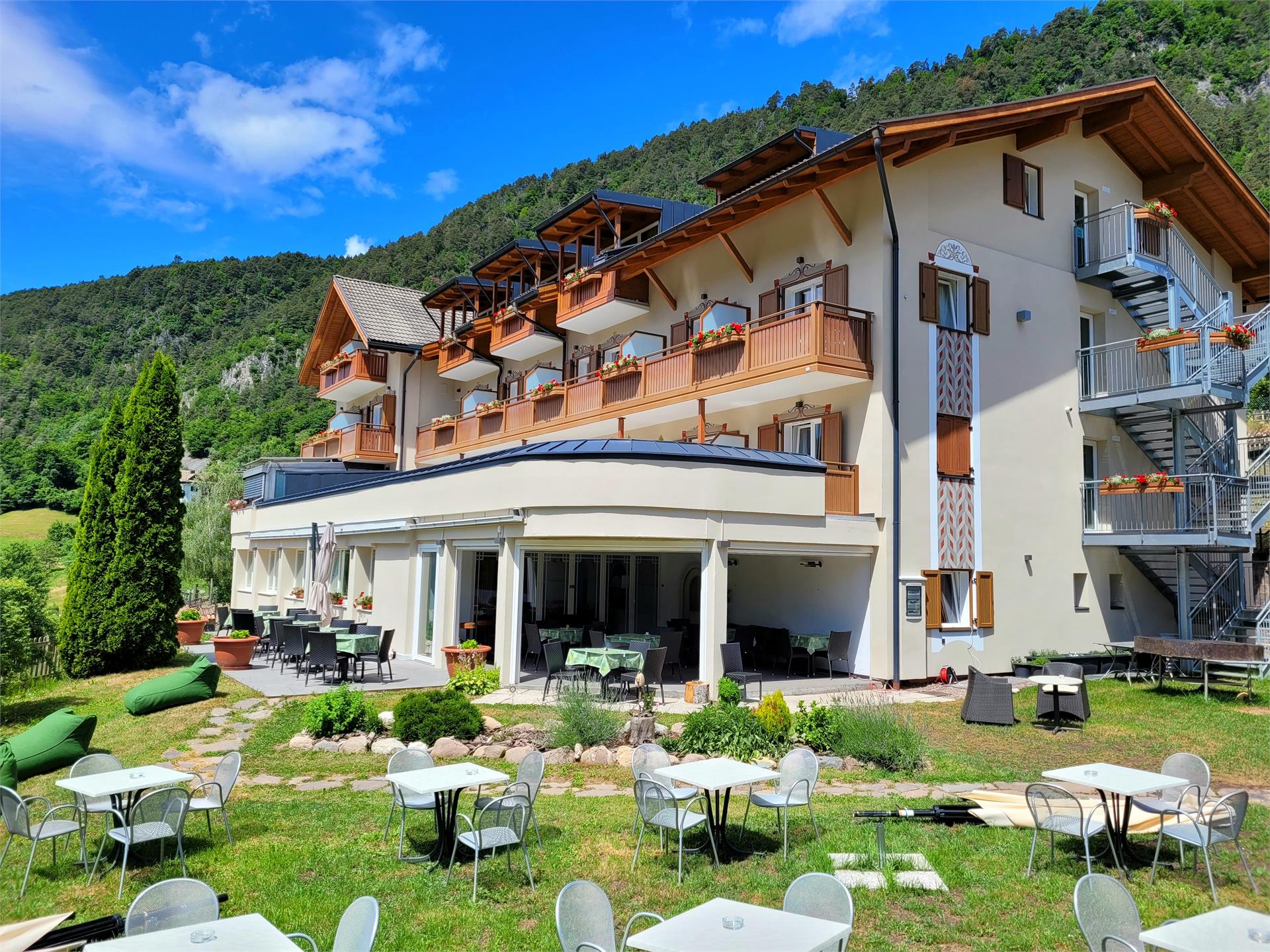 Hotel Ludwigshof con Dependance Trodena 1 suedtirol.info