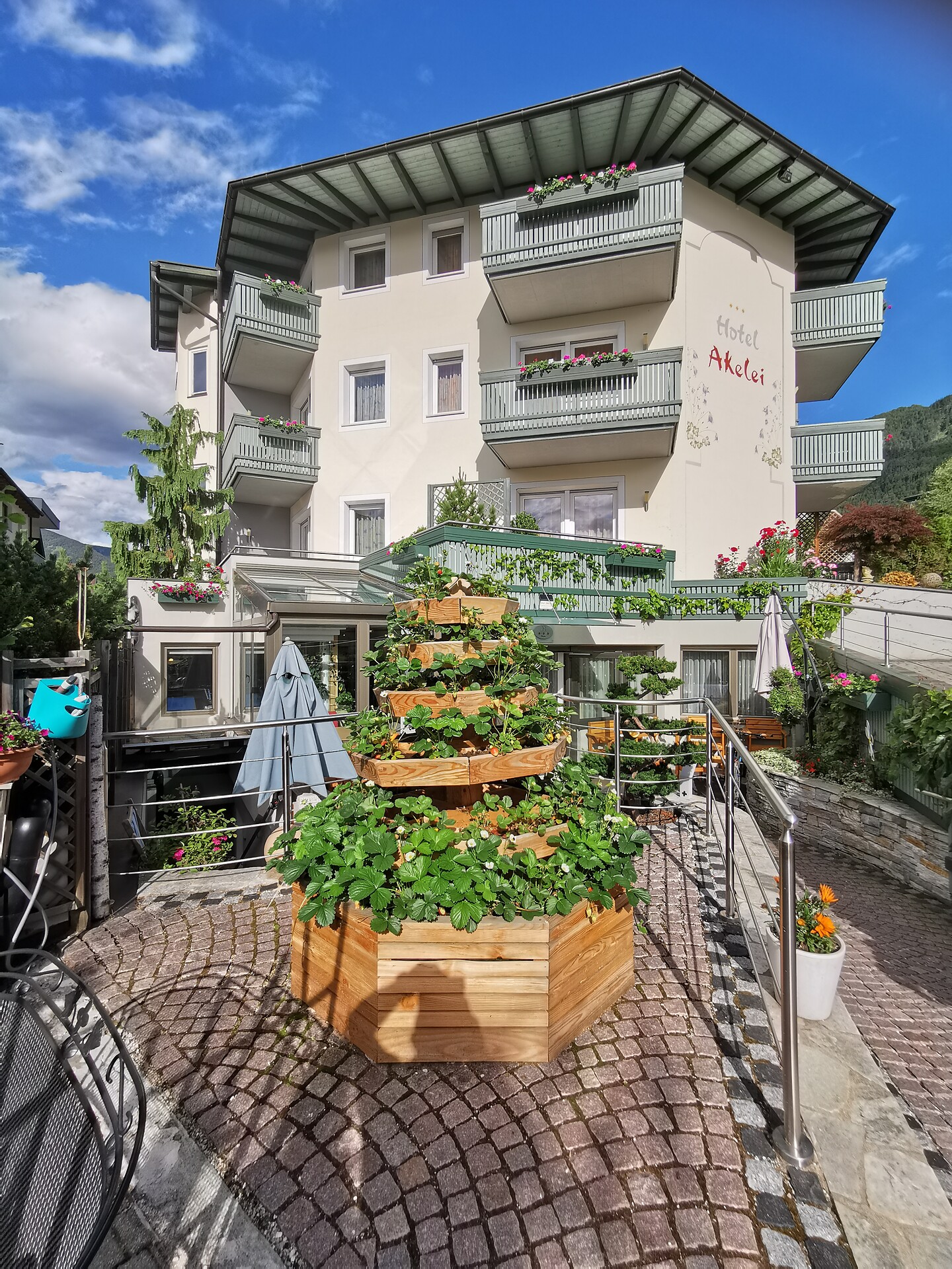 Hotel estate