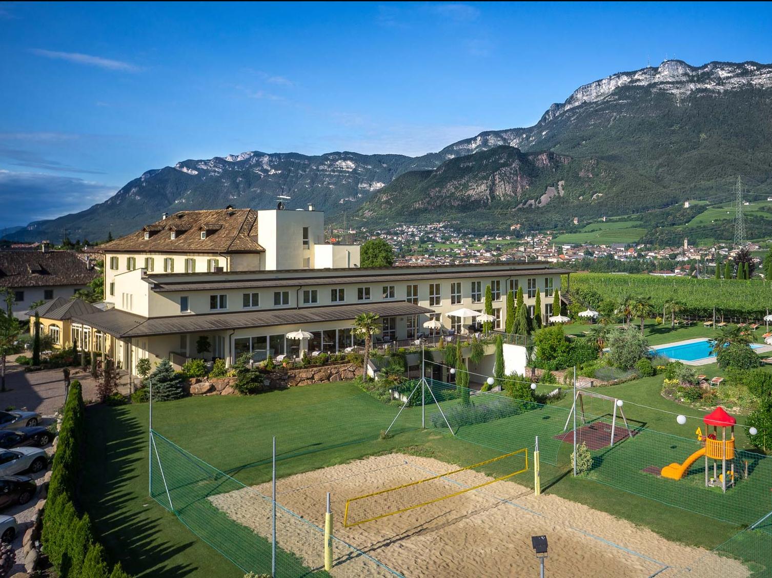 Hotel Restaurant Mandelhof Eppan an der Weinstraße 1 suedtirol.info