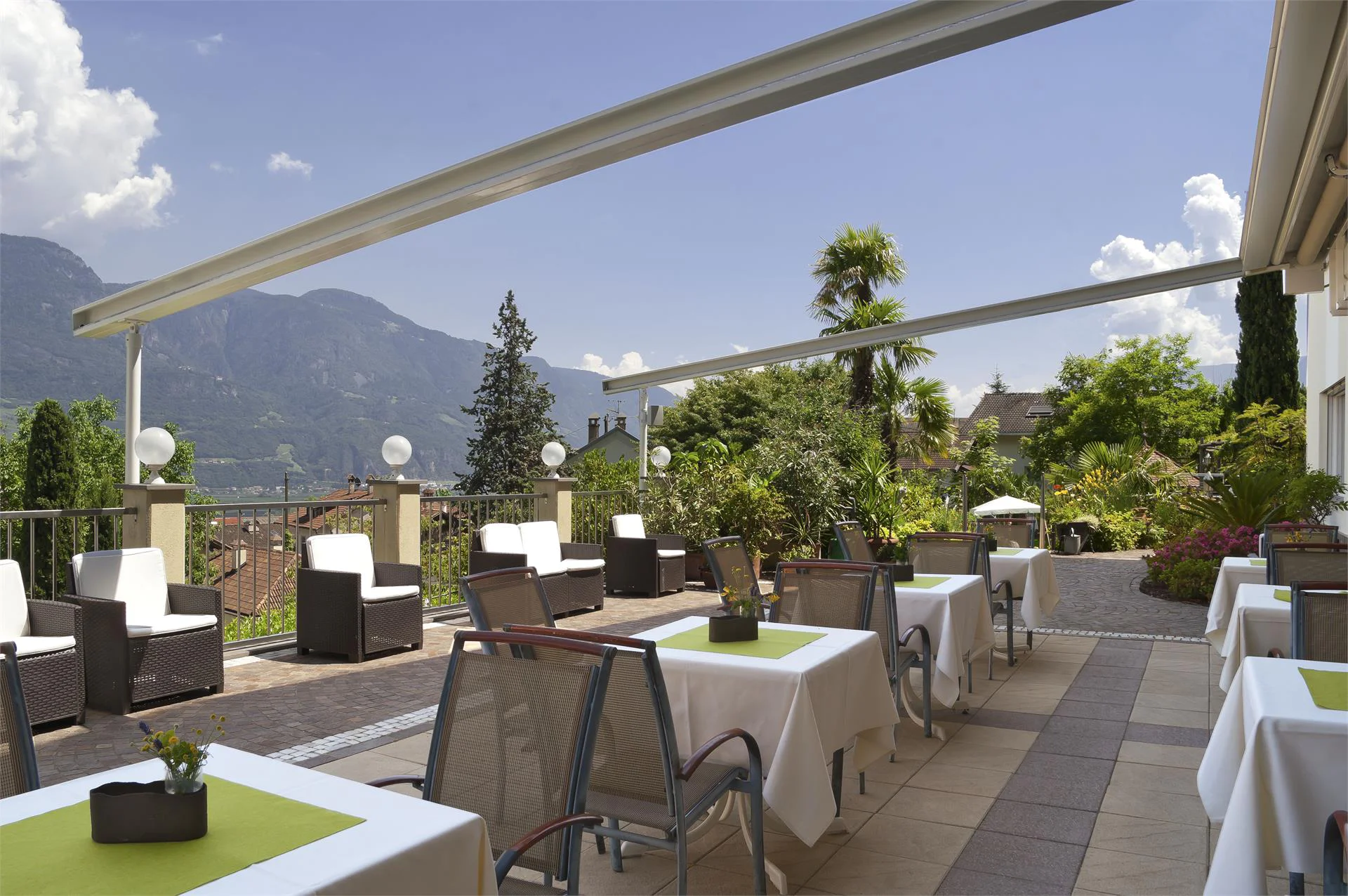 Hotel Appartements Sonnenhof Marlengo 10 suedtirol.info