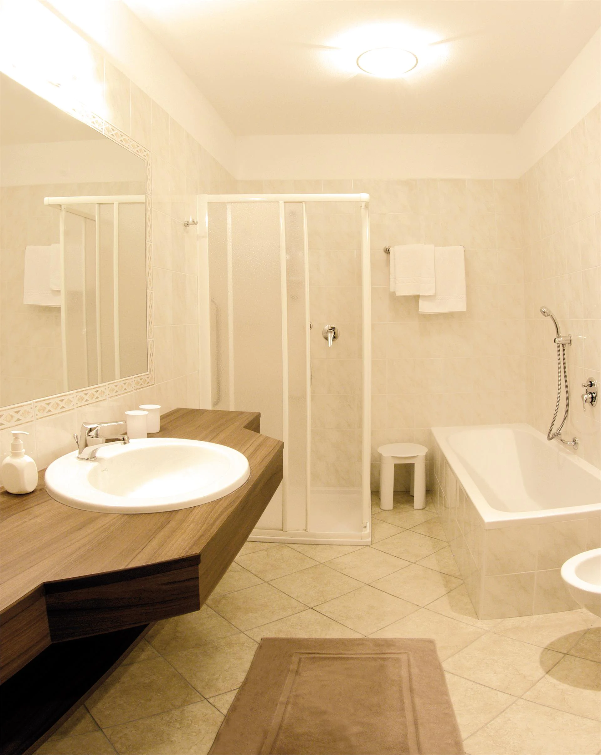 Hotel Appartements Sonnenhof Marlengo 25 suedtirol.info