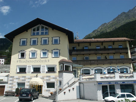 Hotel Am Reschensee Graun im Vinschgau/Curon Venosta 3 suedtirol.info