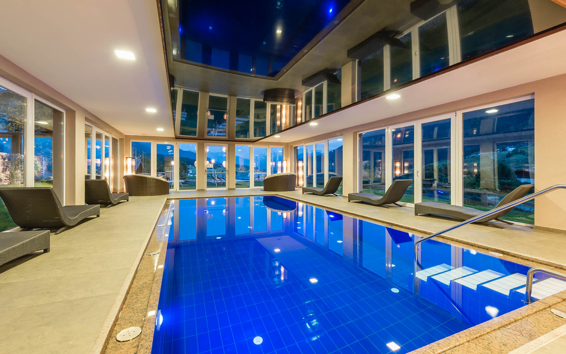 Panoramic pool