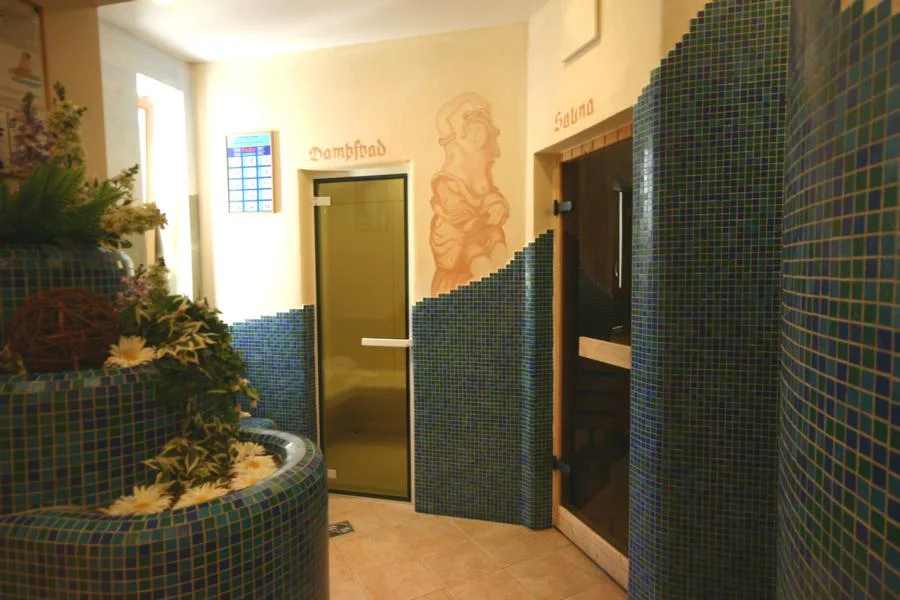 Hotel  Mall Curon Venosta 10 suedtirol.info