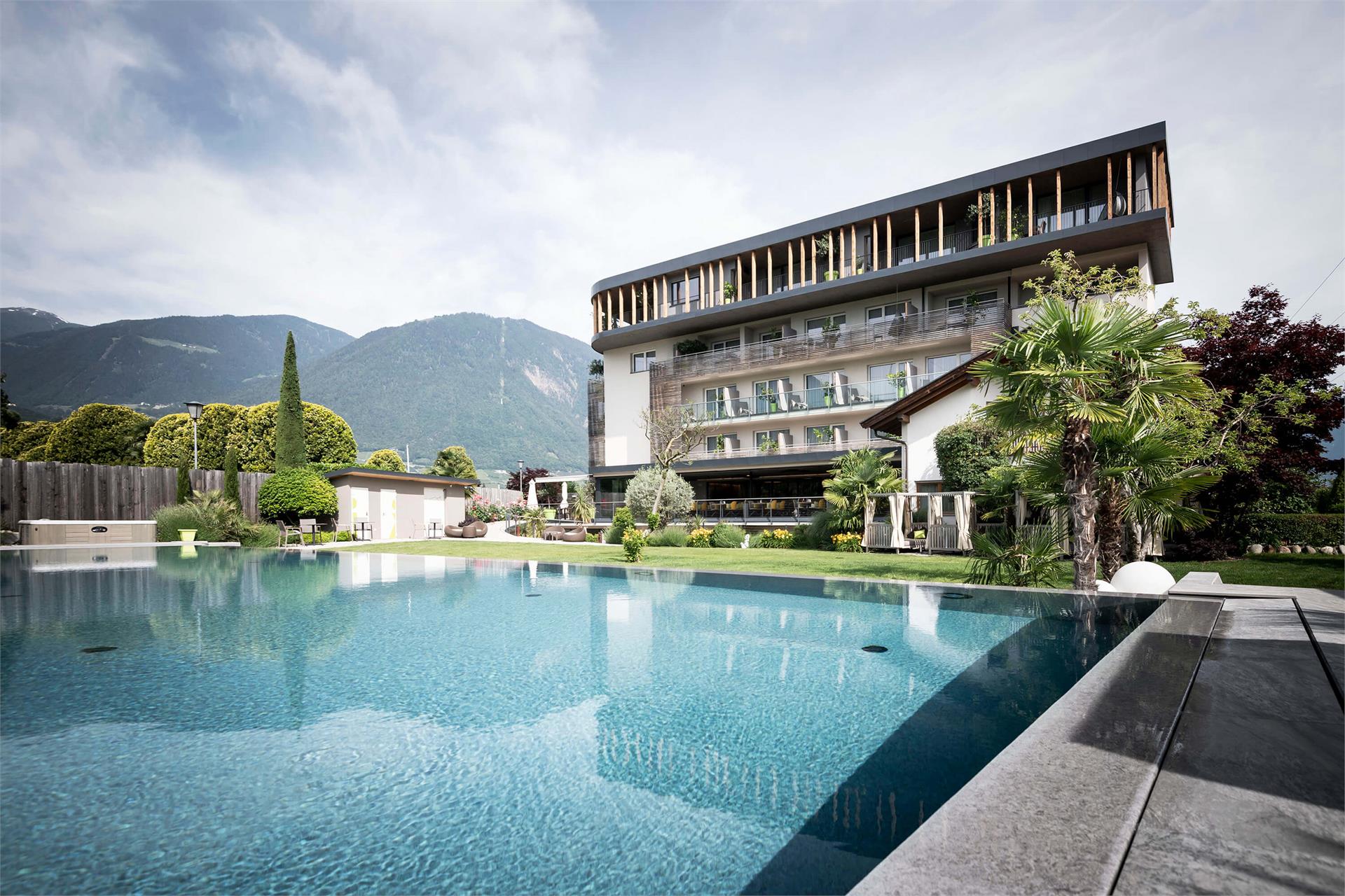 Hotel Pfeiss Lana 2 suedtirol.info