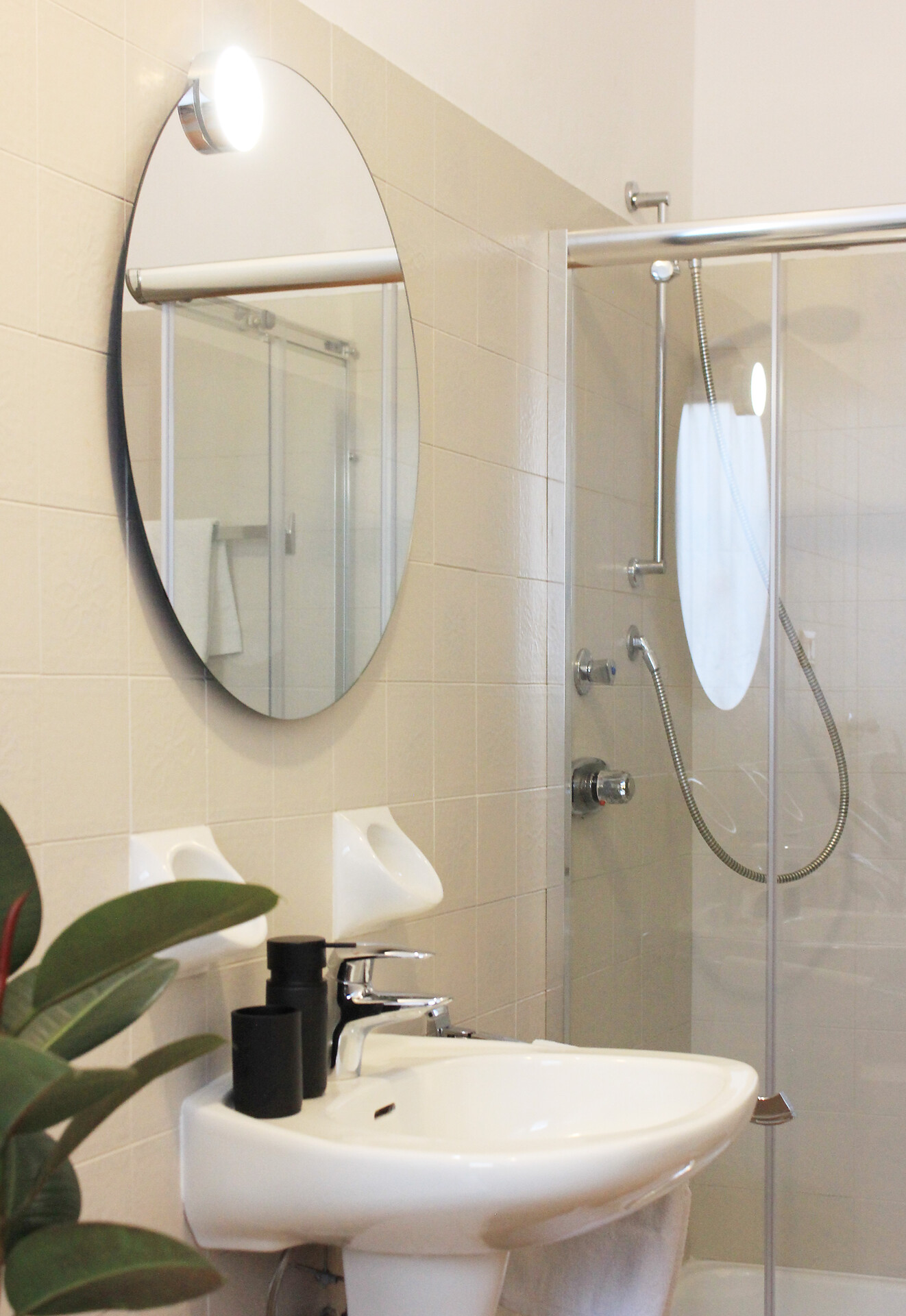 apartment 1 – bathroom
