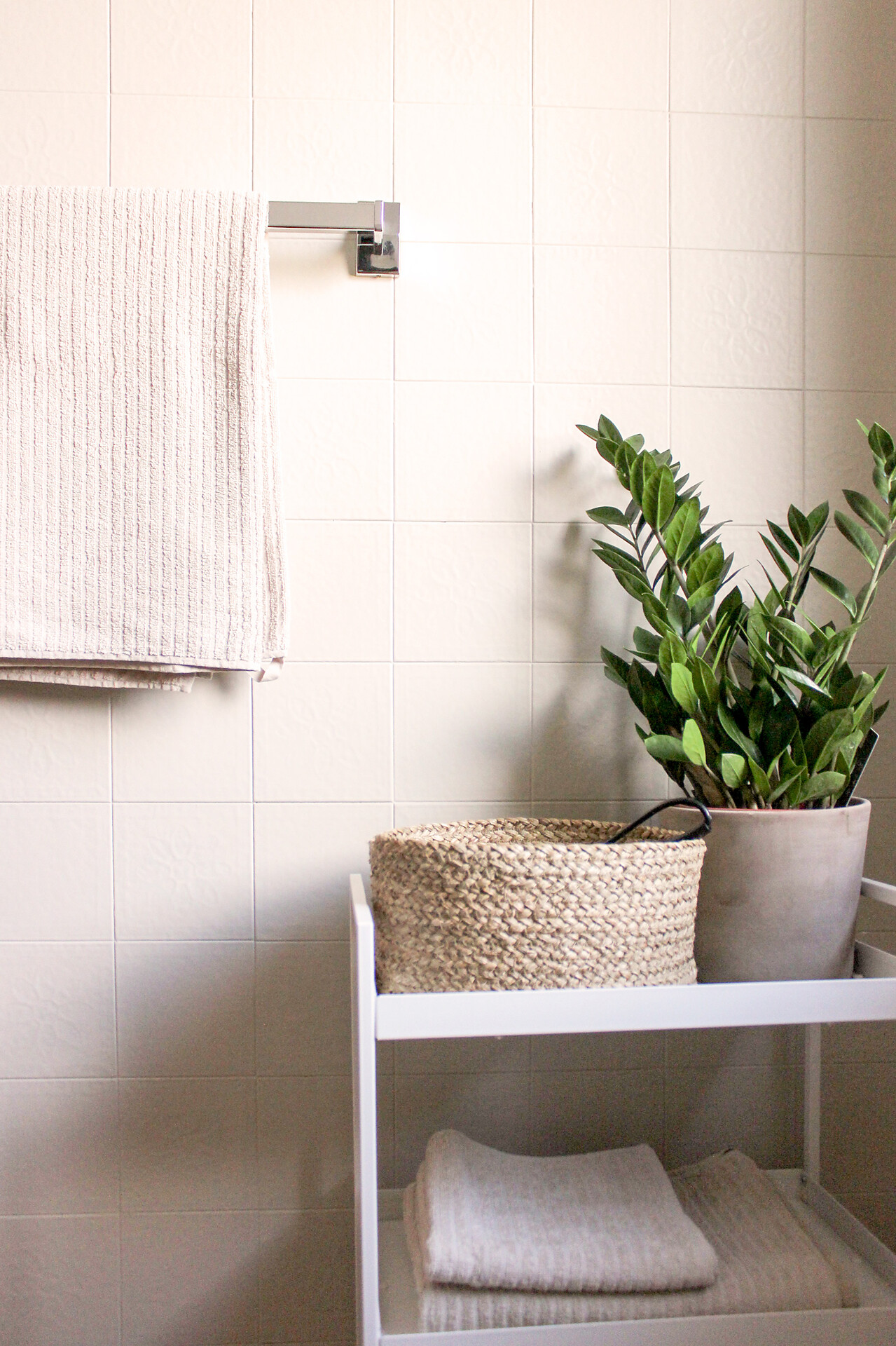 apartment 2 – bathroom