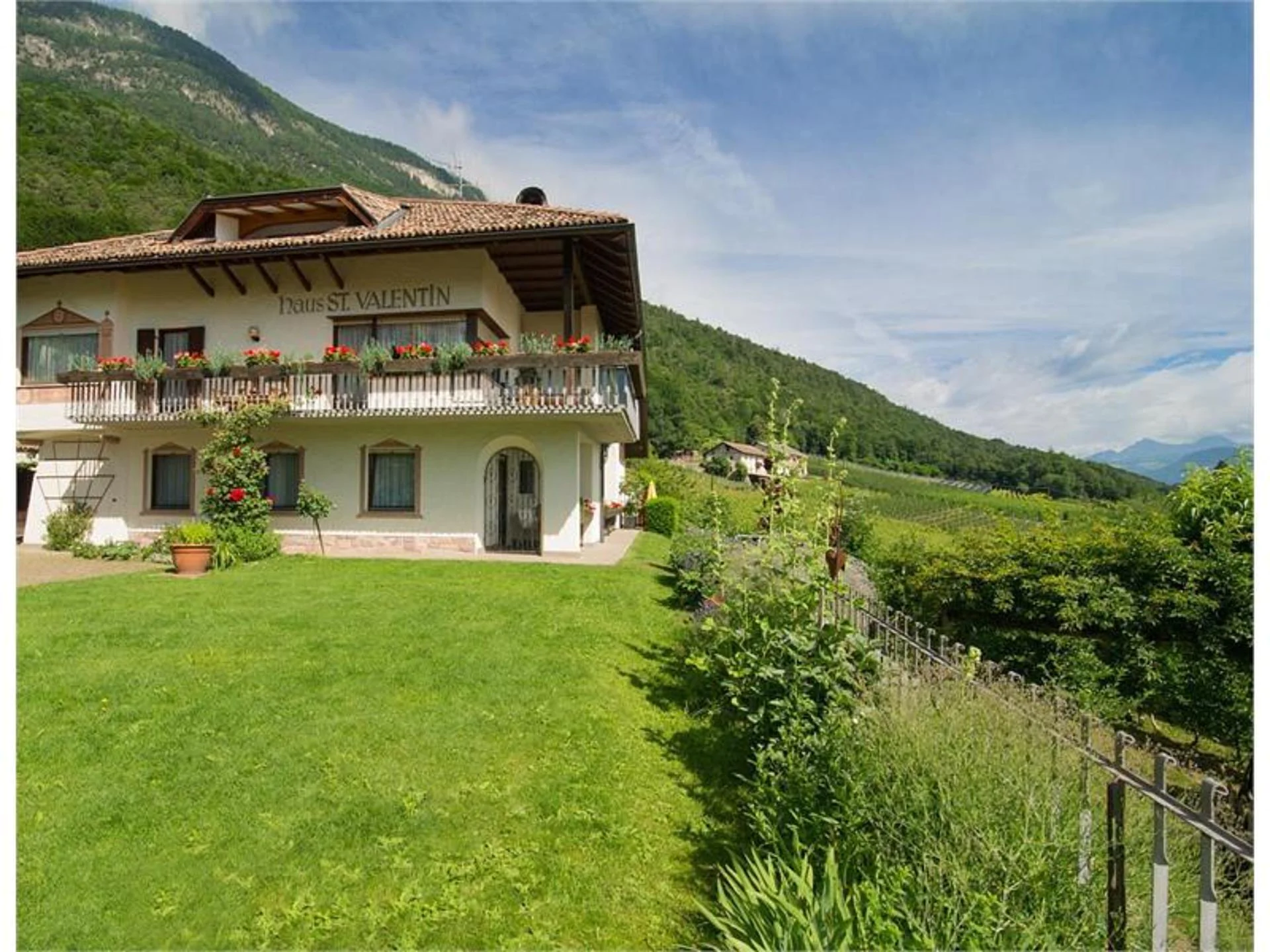Haus St. Valentin Appiano sulla Strada del Vino 1 suedtirol.info