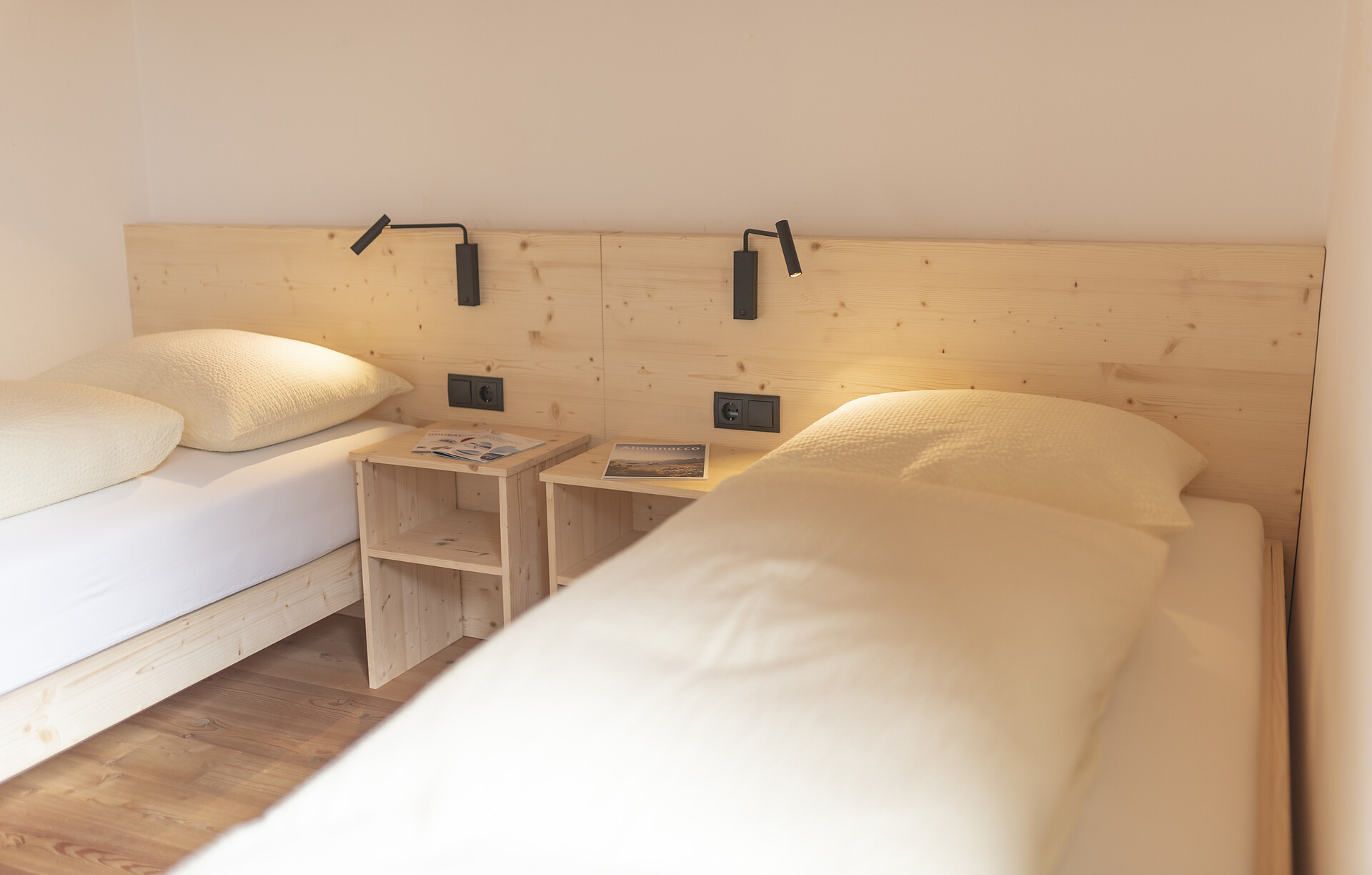 Room with 2 beds