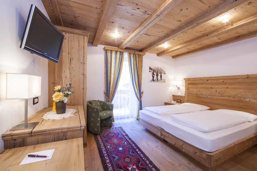 Hotel Corona - Krone Wolkenstein 3 suedtirol.info