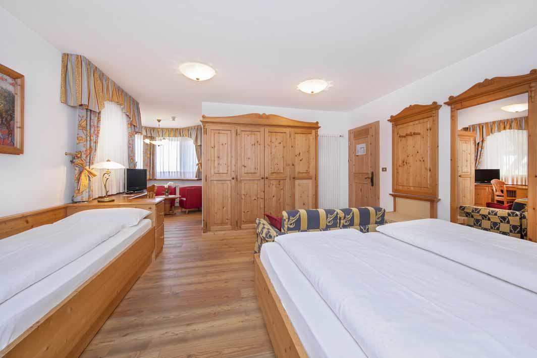 Hotel Corona - Krone Wolkenstein 18 suedtirol.info