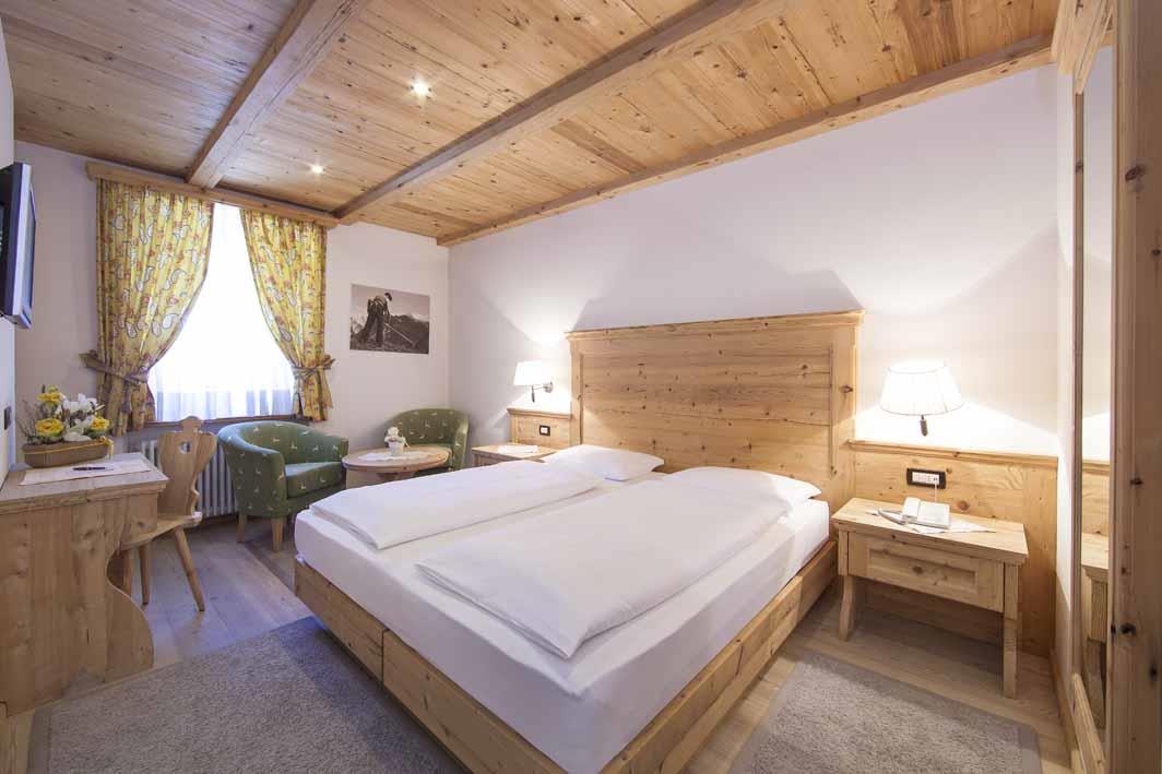 Hotel Corona - Krone Wolkenstein 2 suedtirol.info