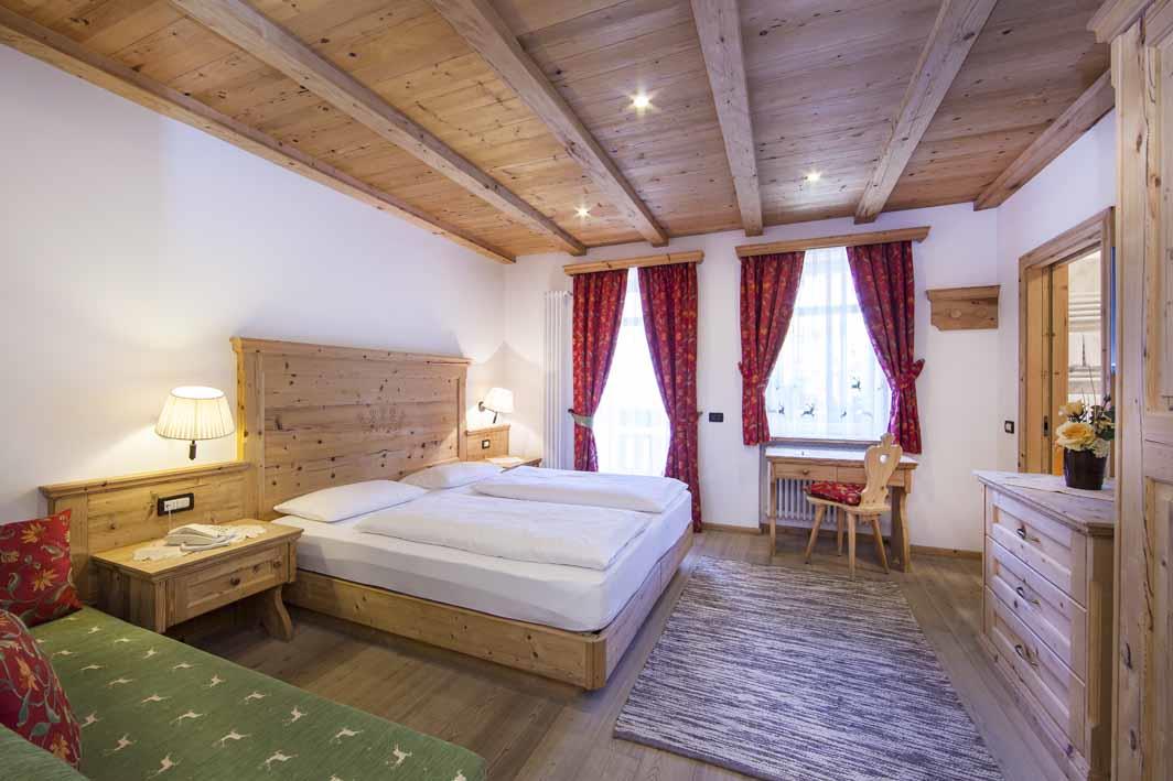 Hotel Corona - Krone Wolkenstein 15 suedtirol.info