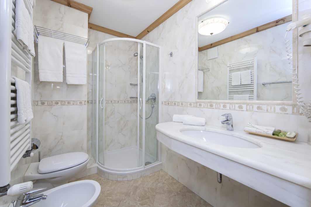 Hotel Corona - Krone Wolkenstein 11 suedtirol.info