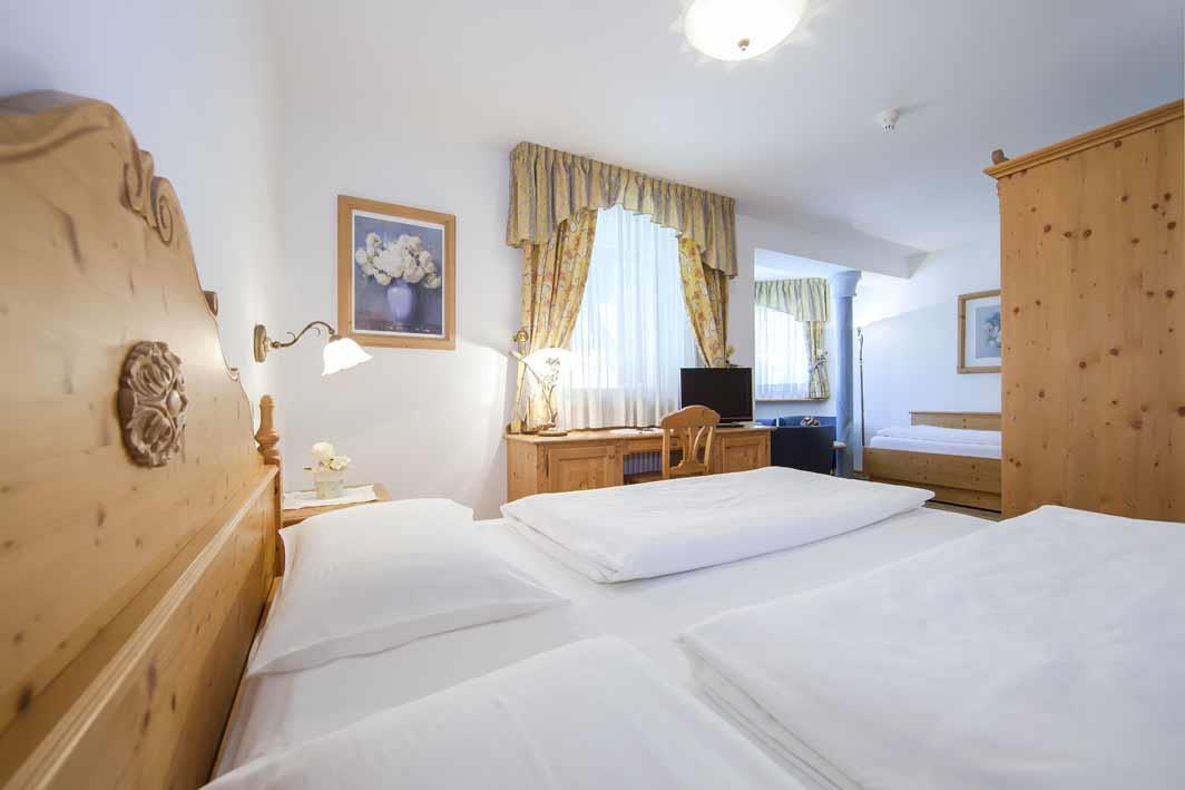 Hotel Corona - Krone Wolkenstein 5 suedtirol.info
