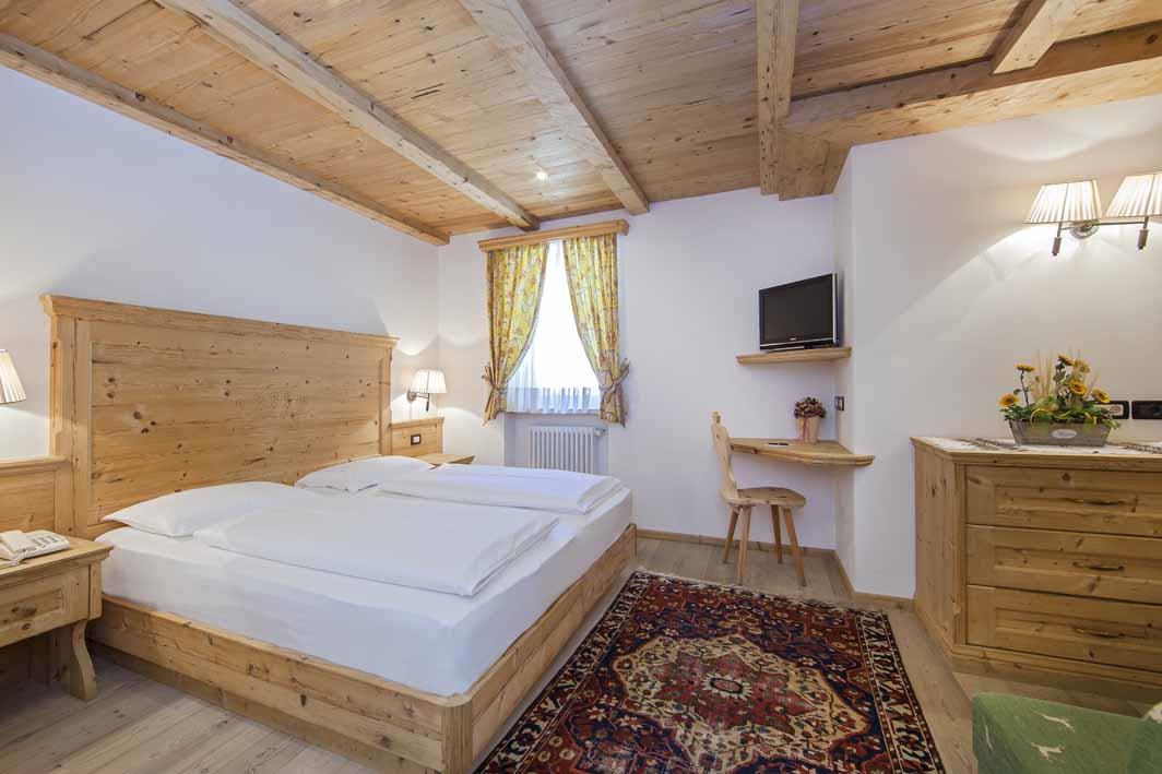 Hotel Corona - Krone Wolkenstein 7 suedtirol.info