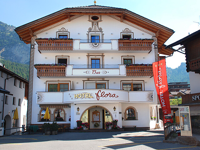 Hotel Flora - Dolomites Region Val Gardena - #1 - suedtirol.info