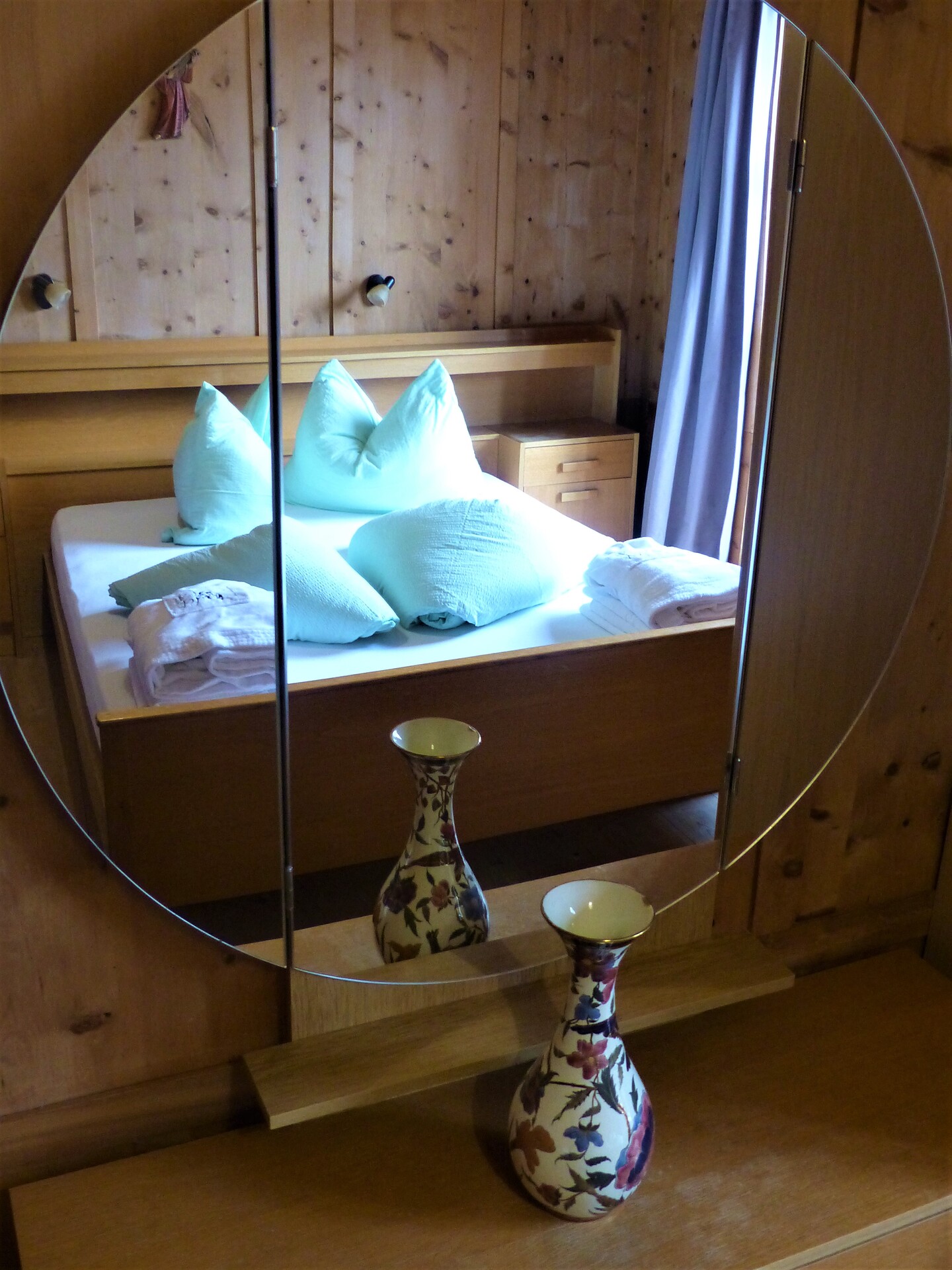 bedroom 1 Tanne