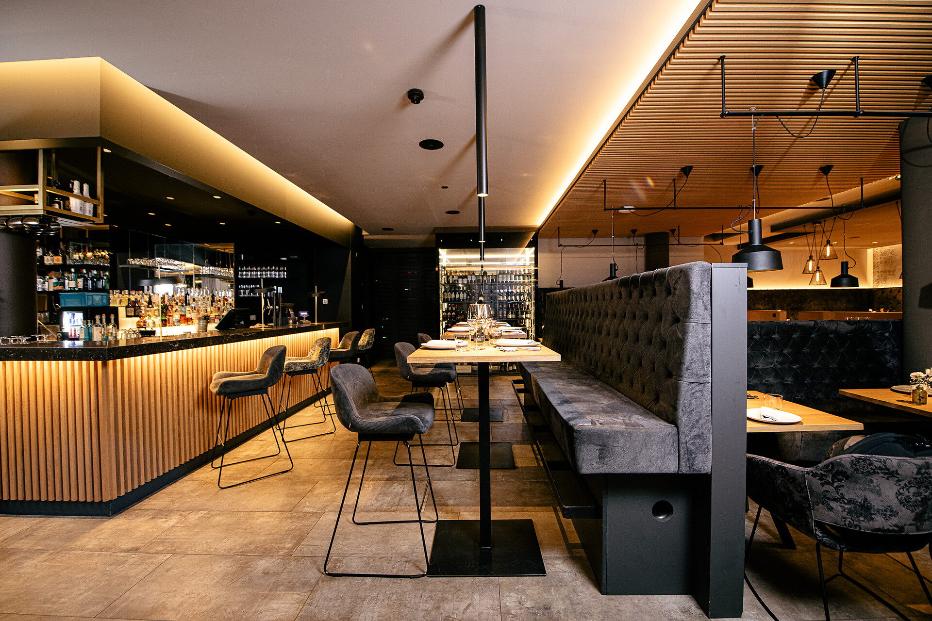 COSMO Restaurant Bar Lounge
