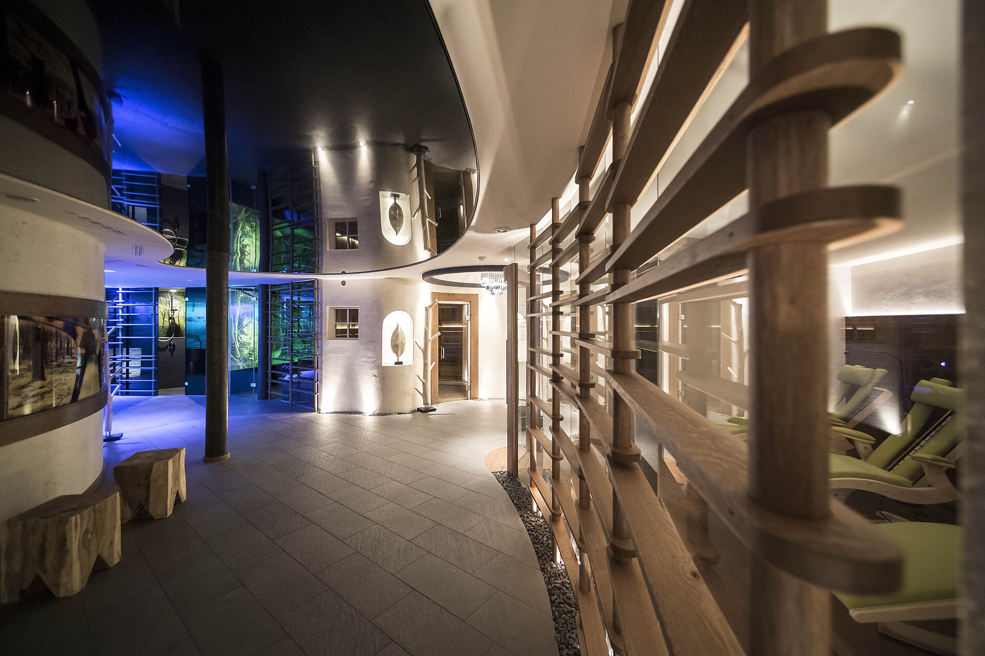 Indoor Sauna Lounge