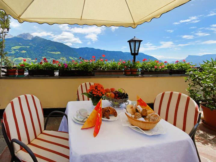 Hotel Ristorante Tiroler Kreuz Tirolo 6 suedtirol.info
