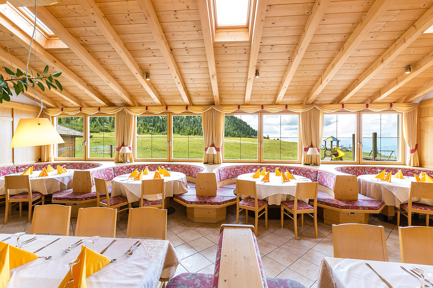 Speisesaal mit Panoramablick