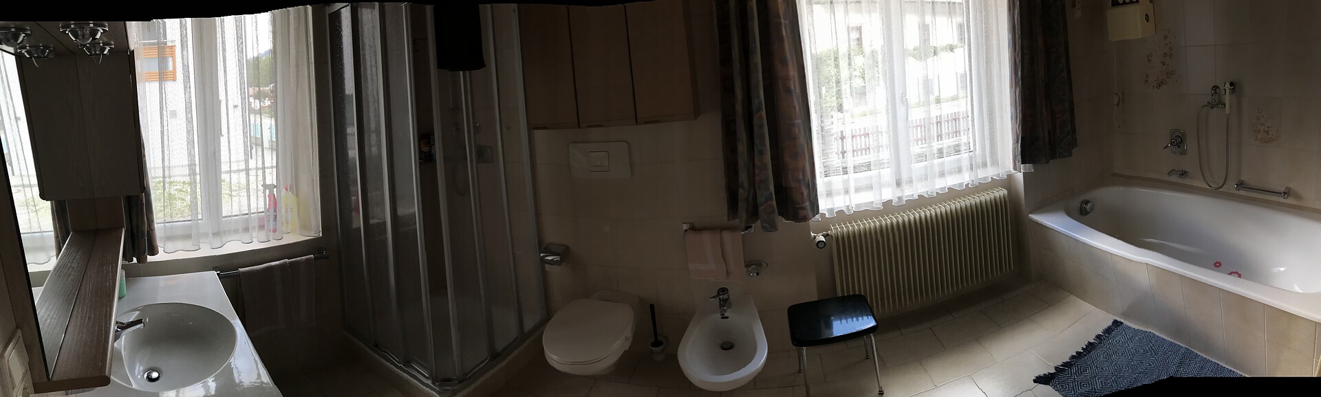 bathroom room Maridl