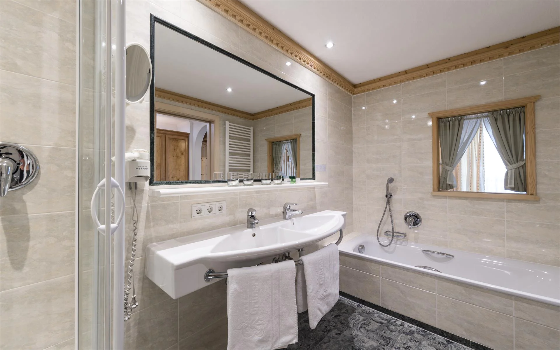 Hotel Grüner Baum Brixen 8 suedtirol.info